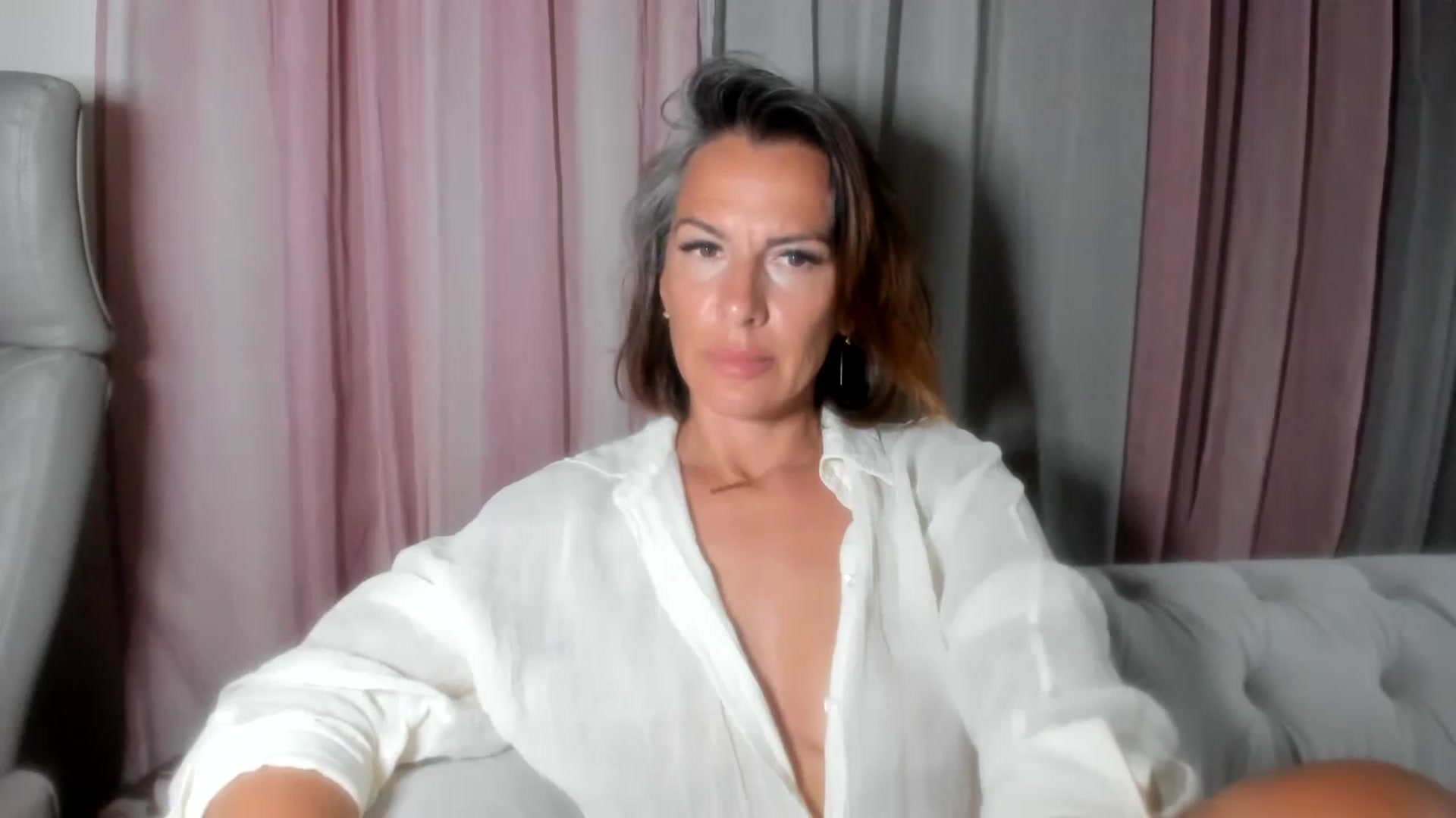Gallery image thumbnail from Aarte_miss's myfreecams stream on, 07/11/2024, 22:10 image 3 of 20