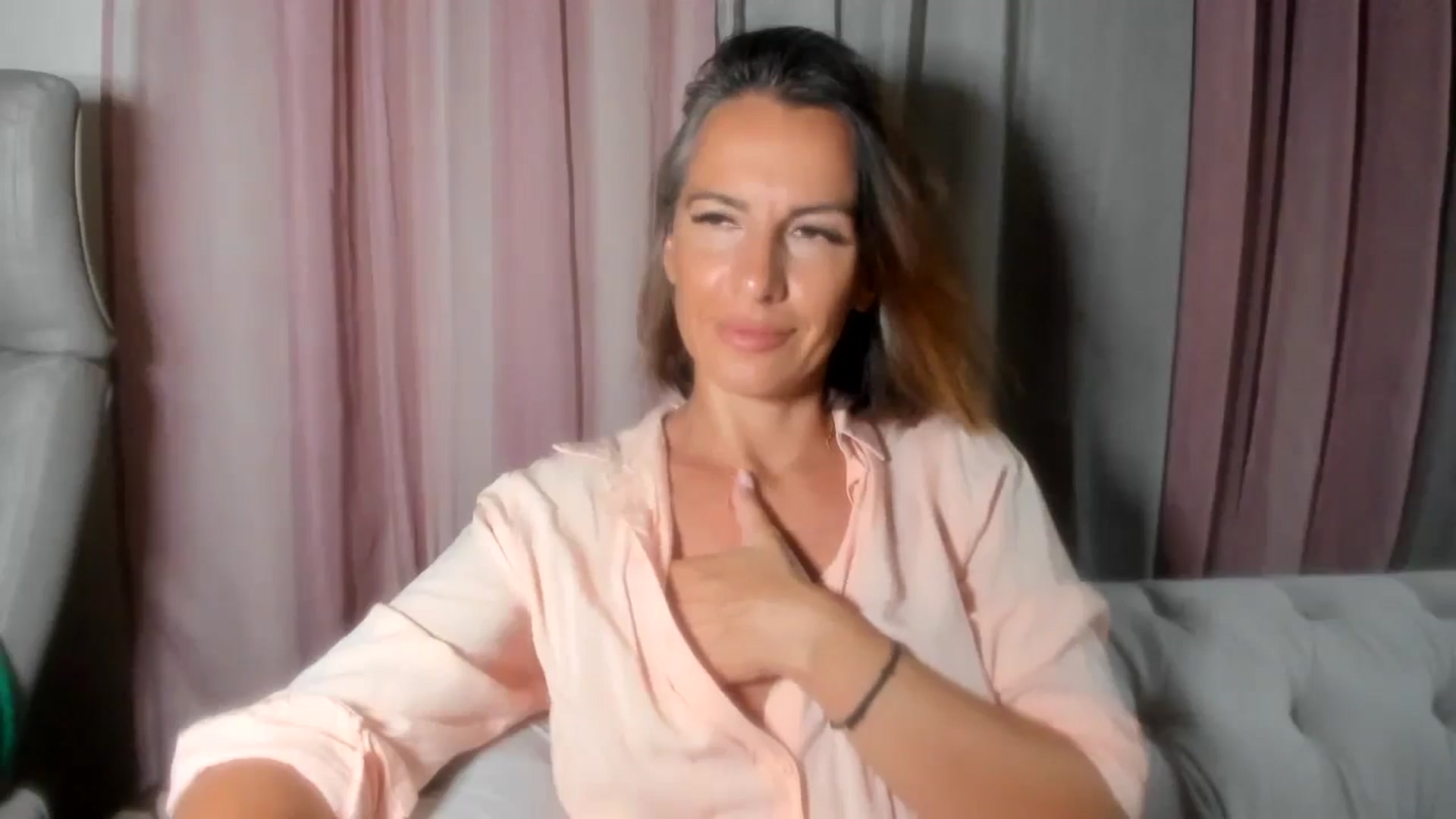 Gallery image thumbnail from Aarte_miss's myfreecams stream on, 07/13/2024, 23:10 image 7 of 20