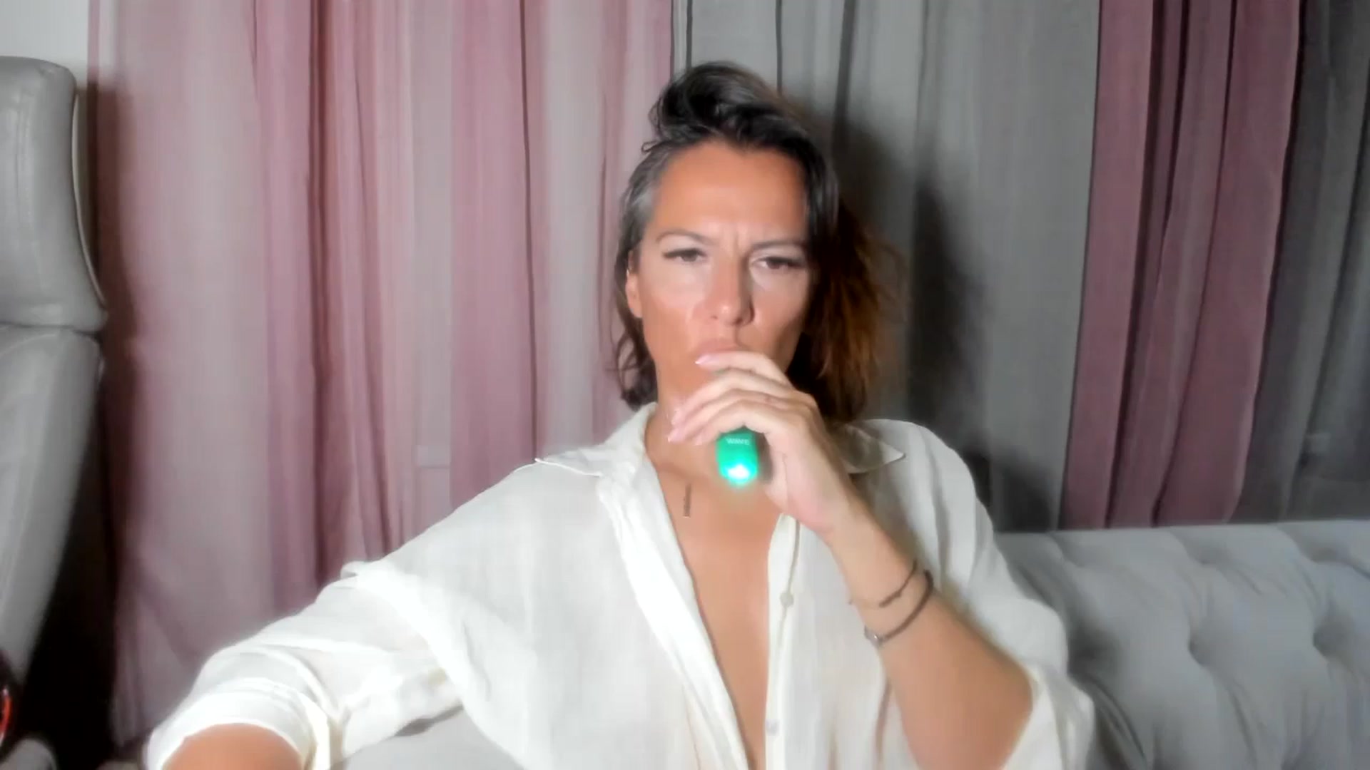 Gallery image thumbnail from Aarte_miss's myfreecams stream on, 07/15/2024, 23:10 image 15 of 20