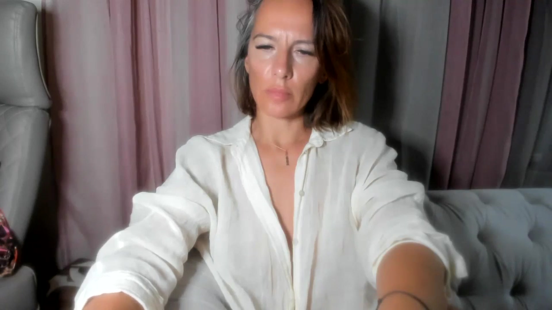Gallery image thumbnail from Aarte_miss's myfreecams stream on, 07/16/2024, 04:02 image 5 of 20