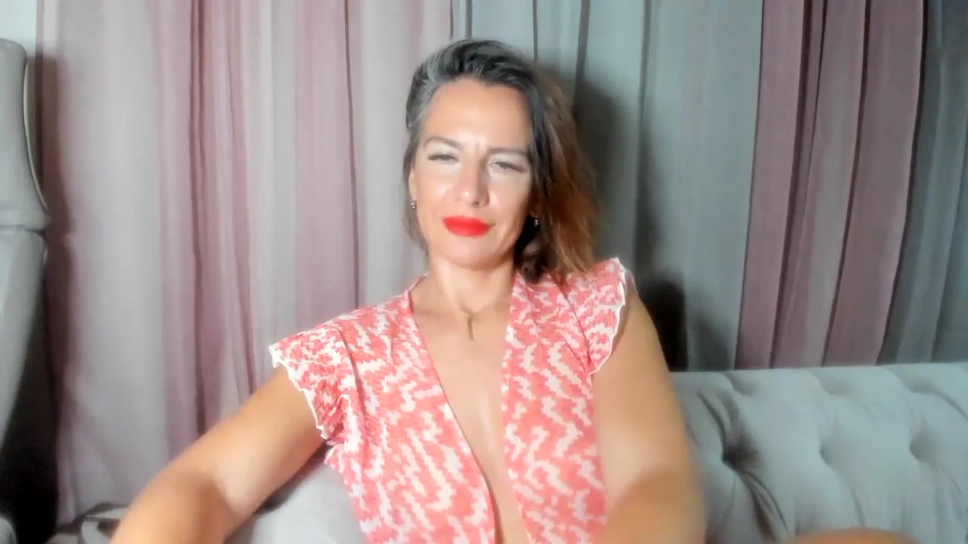 Gallery image thumbnail from Aarte_miss's myfreecams stream on, 07/21/2024, 21:10 image 16 of 20