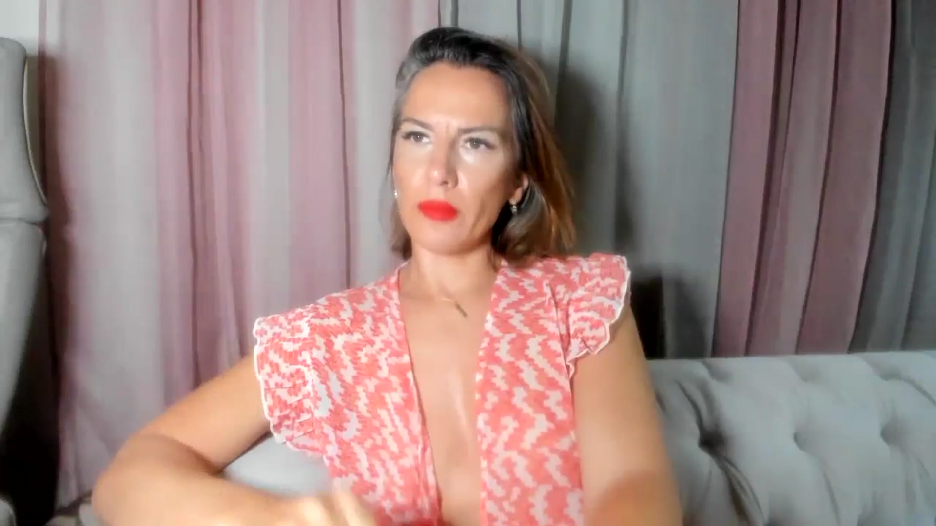 Gallery image thumbnail from Aarte_miss's myfreecams stream on, 07/21/2024, 21:10 image 8 of 20