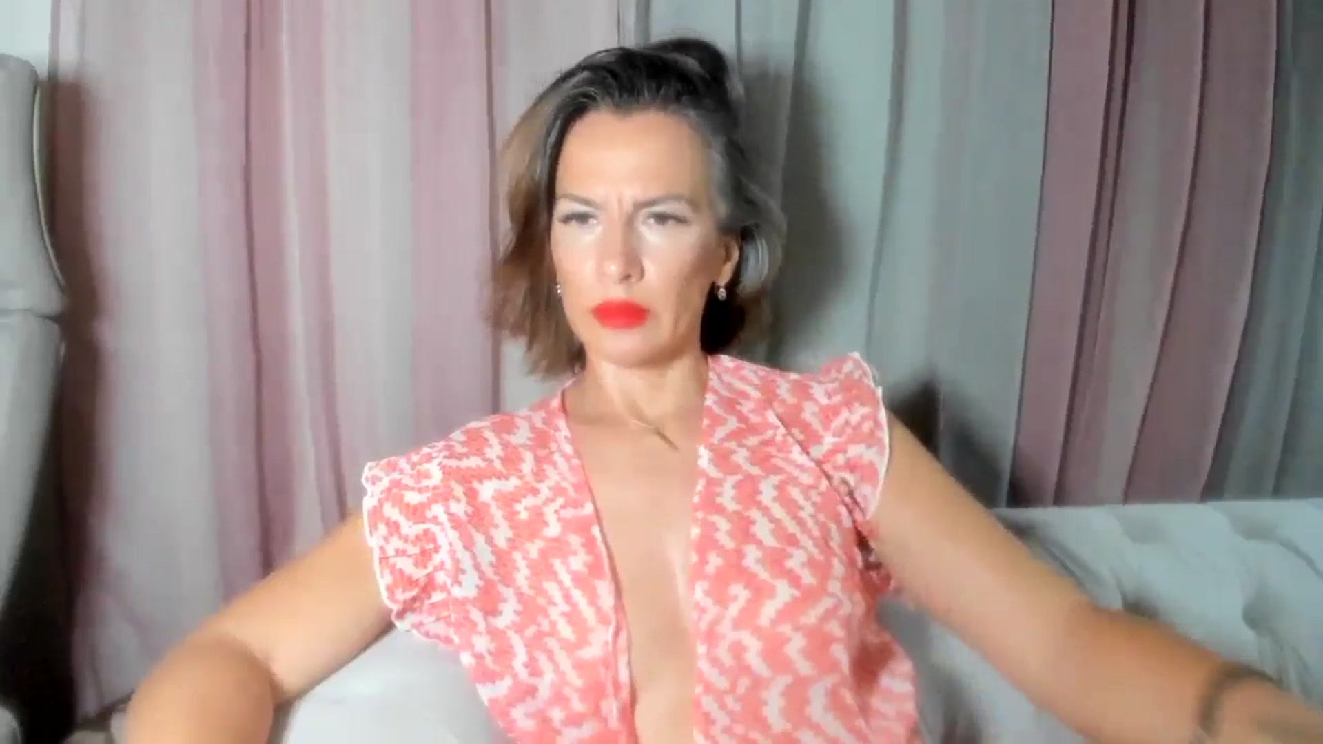Gallery image thumbnail from Aarte_miss's myfreecams stream on, 07/21/2024, 21:10 image 9 of 20