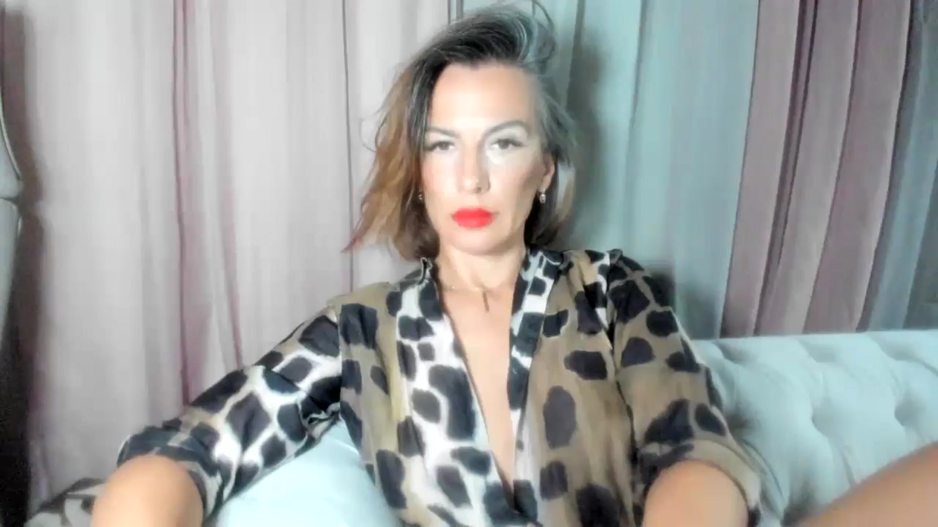 Gallery image thumbnail from Aarte_miss's myfreecams stream on, 07/25/2024, 22:50 image 5 of 20