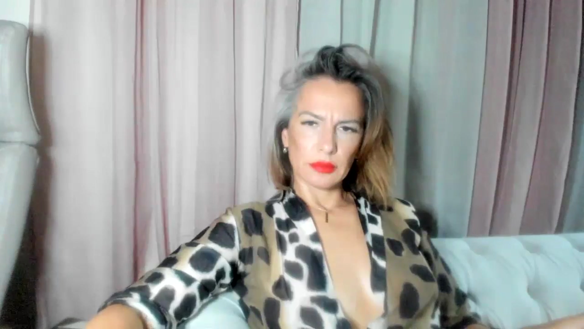 Gallery image thumbnail from Aarte_miss's myfreecams stream on, 07/25/2024, 22:50 image 15 of 20