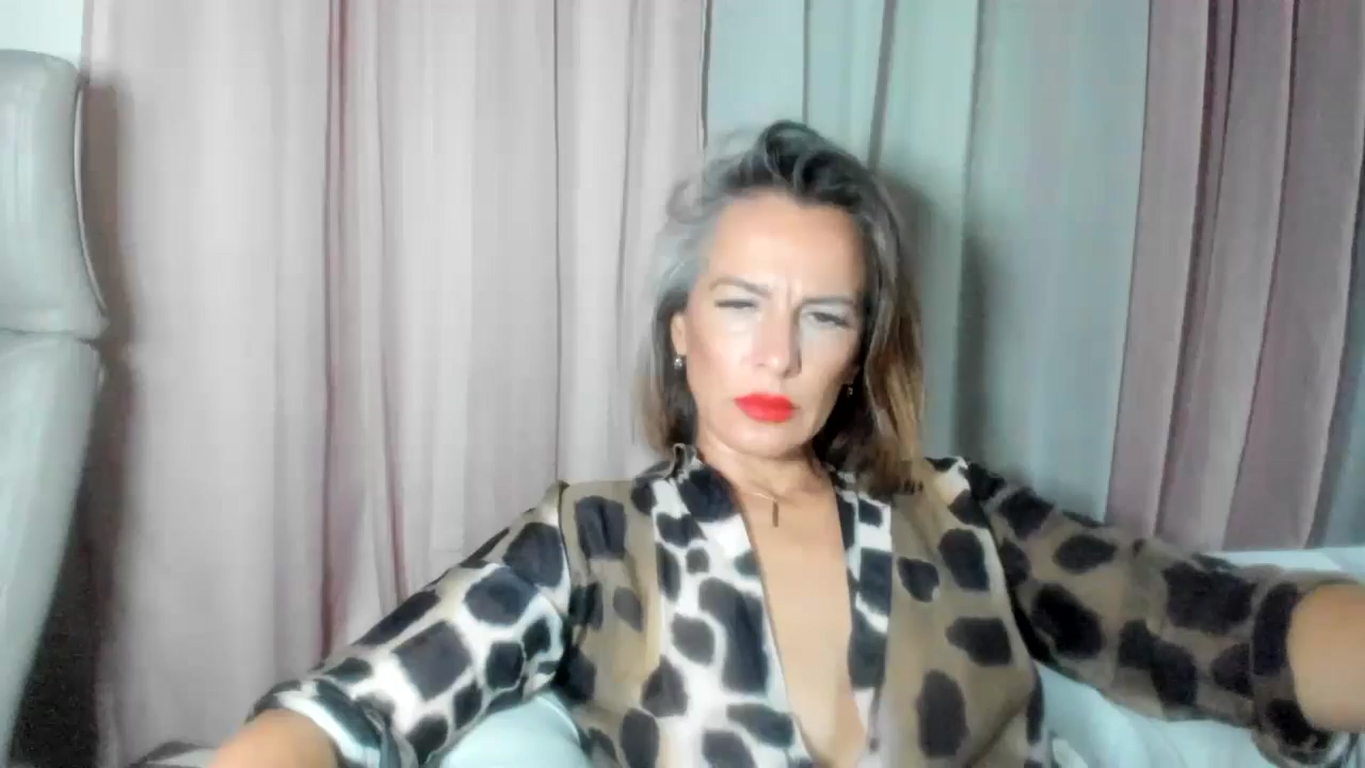 Gallery image thumbnail from Aarte_miss's myfreecams stream on, 07/25/2024, 22:50 image 17 of 20