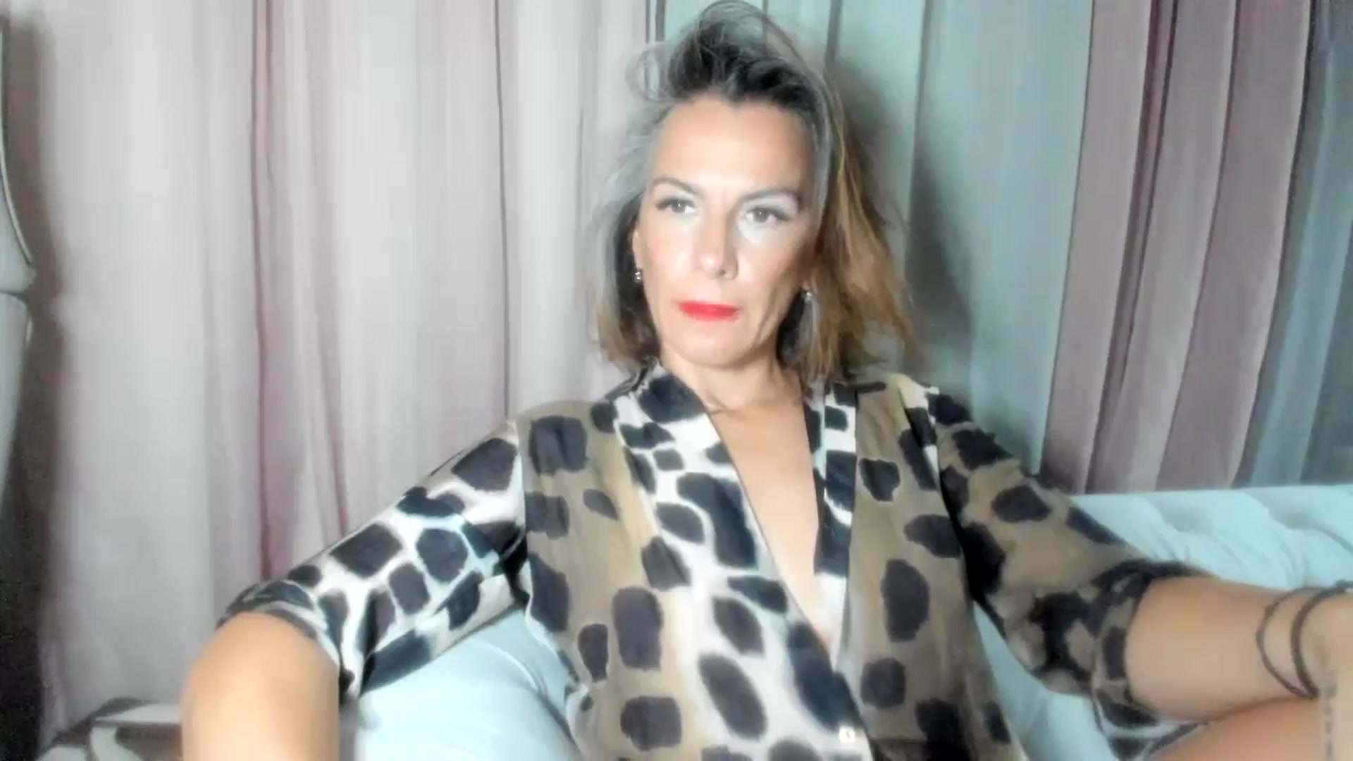 Gallery image thumbnail from Aarte_miss's myfreecams stream on, 07/25/2024, 22:50 image 8 of 20