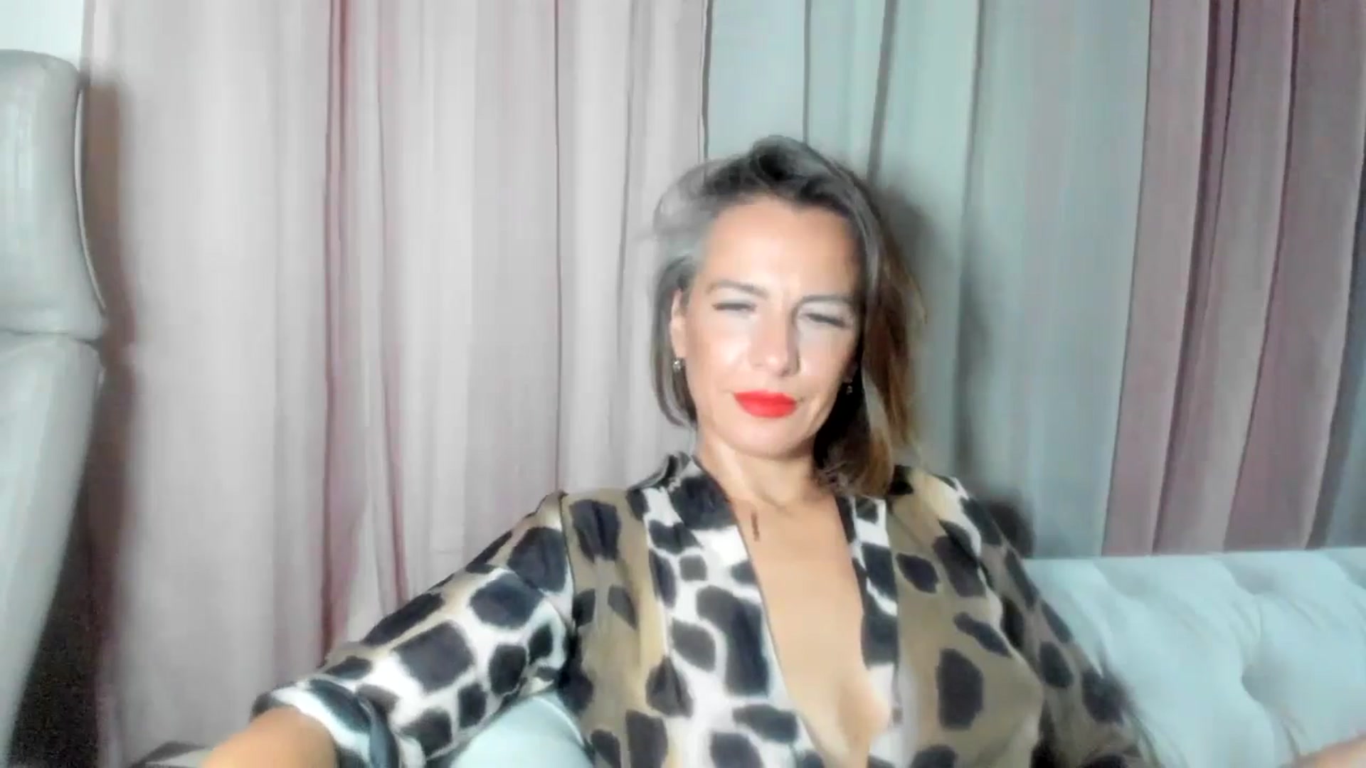 Gallery image thumbnail from Aarte_miss's myfreecams stream on, 07/25/2024, 22:50 image 18 of 20