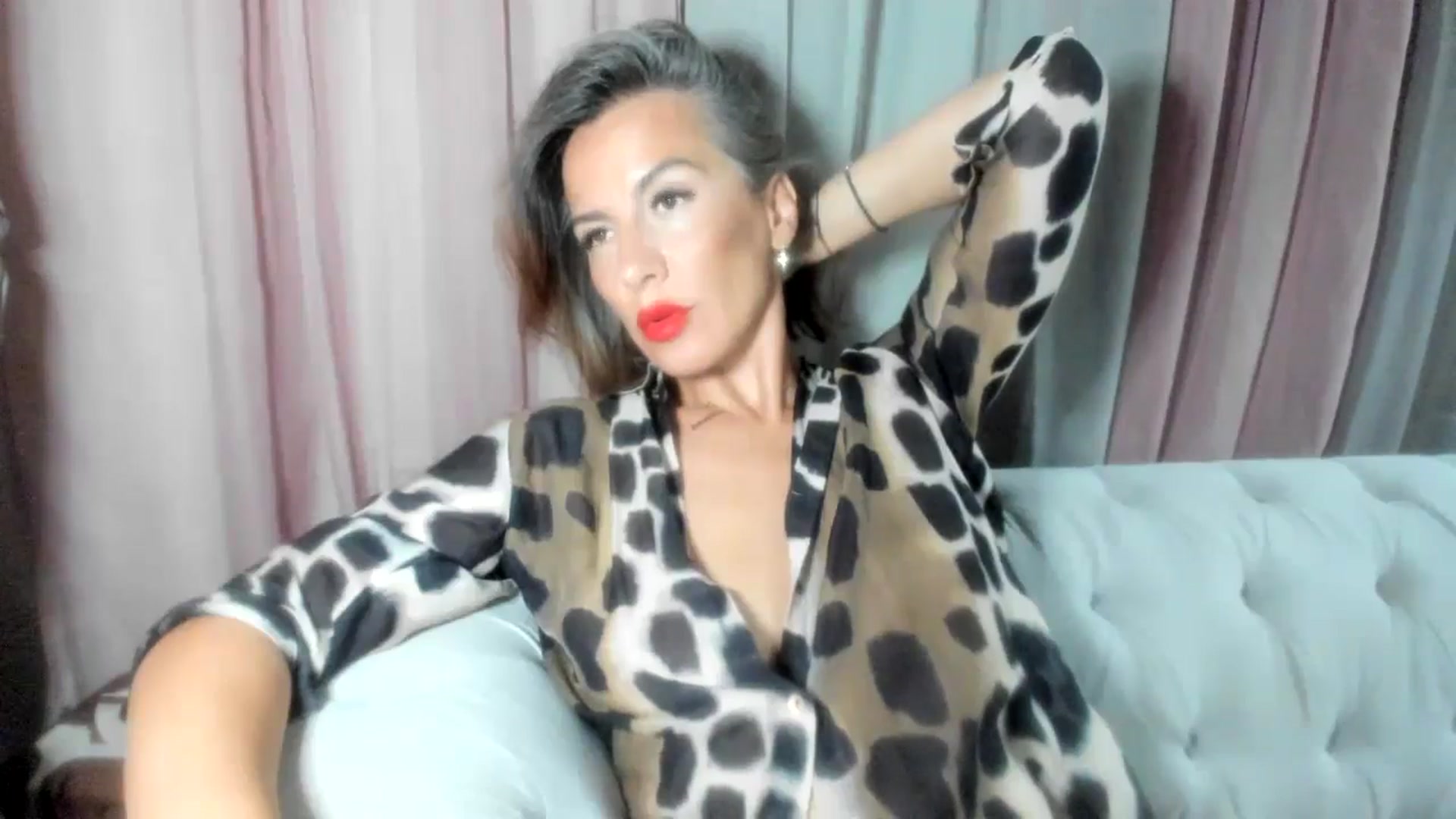 Gallery image thumbnail from Aarte_miss's myfreecams stream on, 07/26/2024, 24:34 image 11 of 20