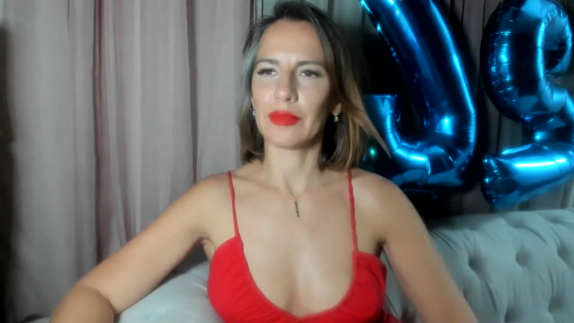 Gallery image thumbnail from Aarte_miss's myfreecams stream on, 07/27/2024, 01:07 image 11 of 20
