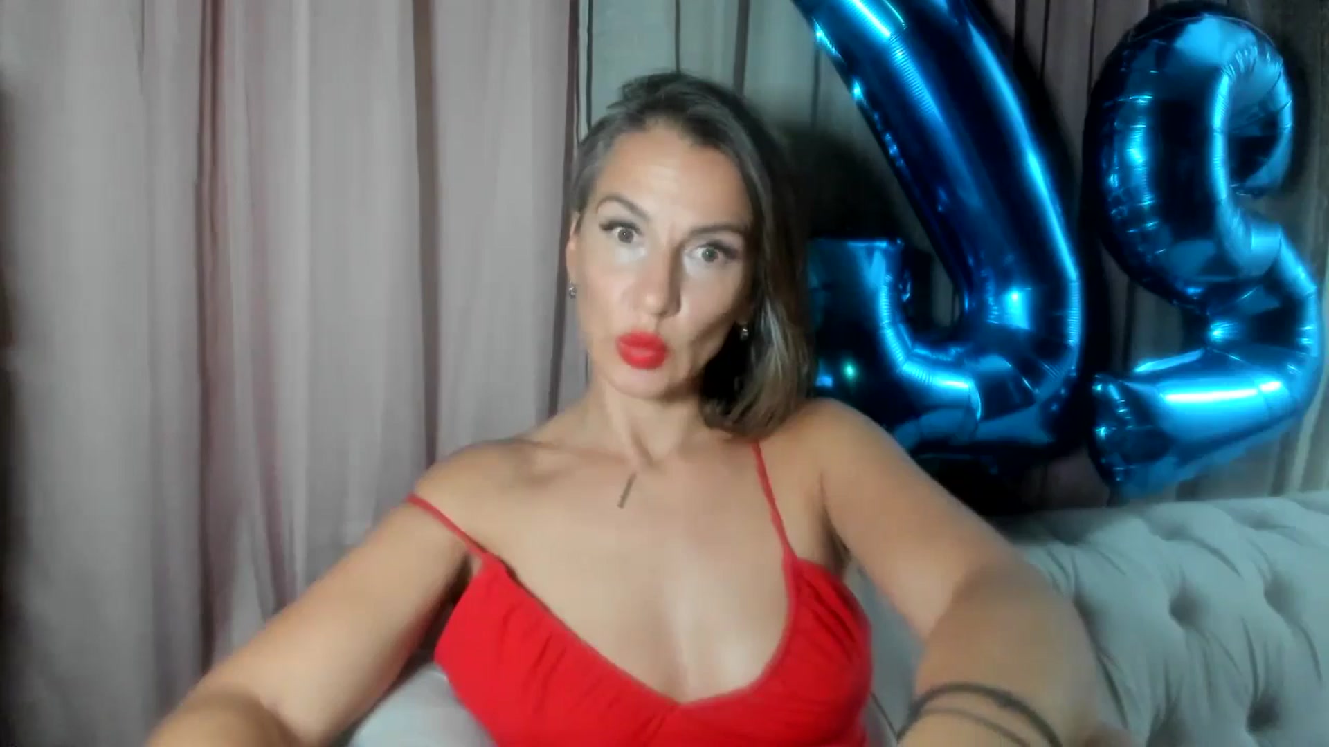 Gallery image thumbnail from Aarte_miss's myfreecams stream on, 07/27/2024, 01:07 image 4 of 20