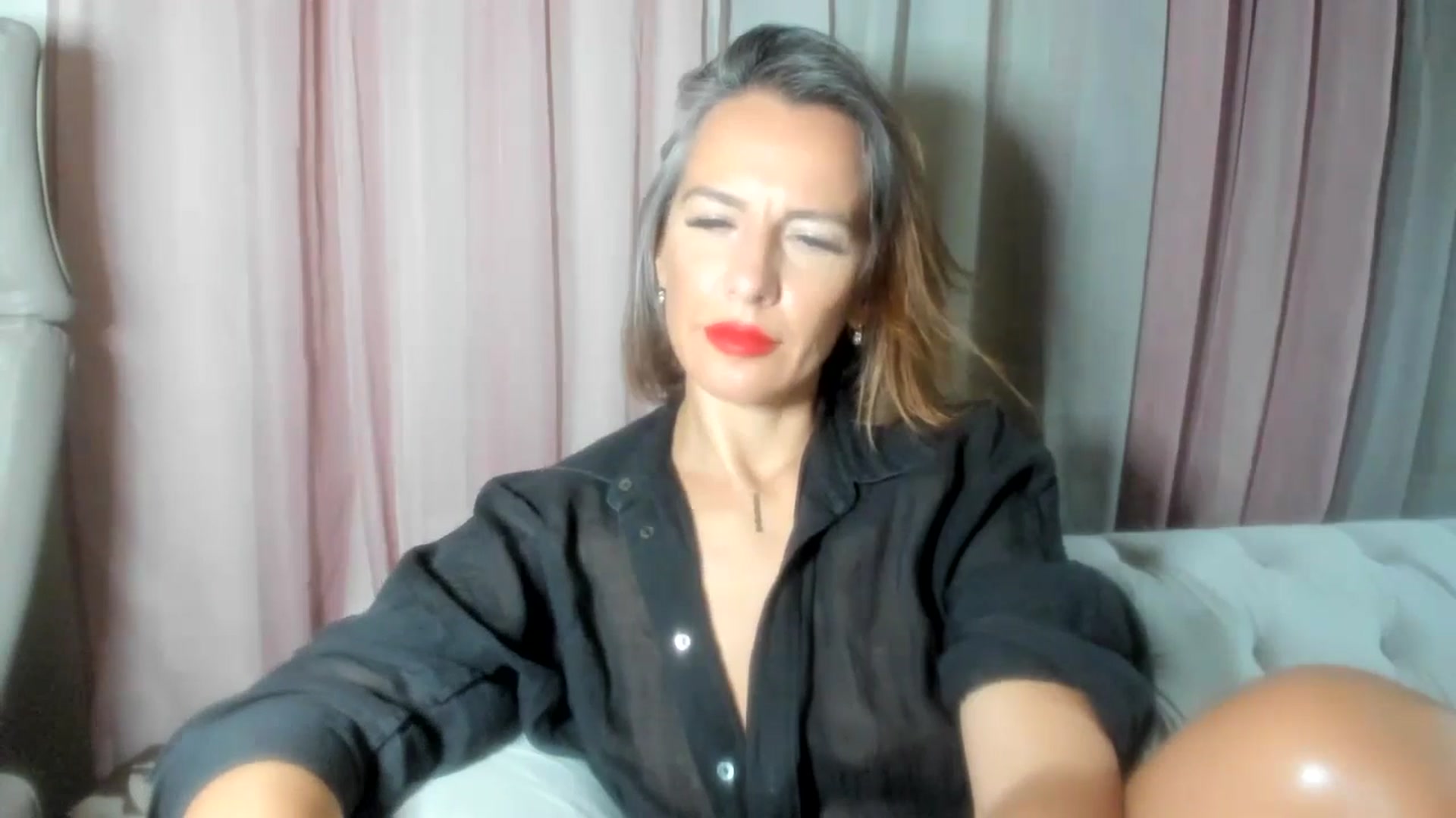 Gallery image thumbnail from Aarte_miss's myfreecams stream on, 07/30/2024, 21:07 image 17 of 20