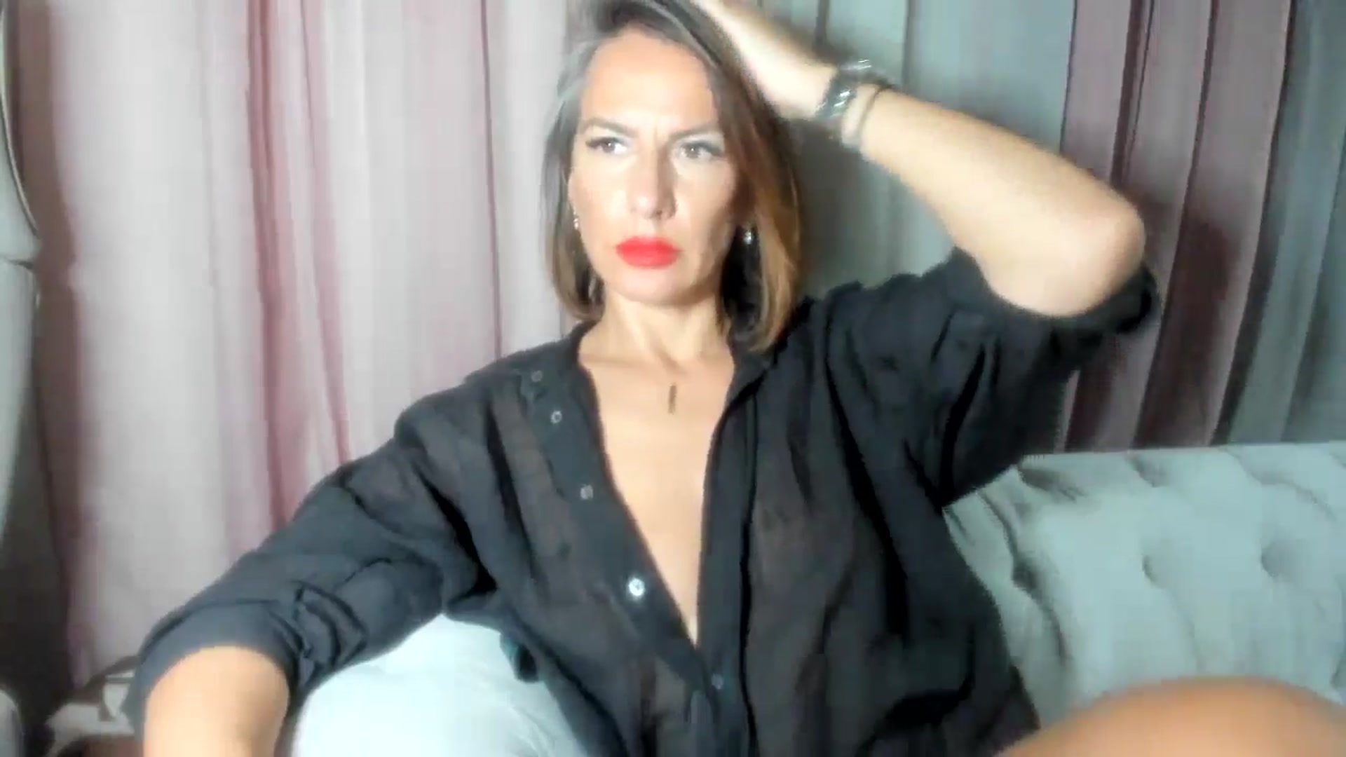Gallery image thumbnail from Aarte_miss's myfreecams stream on, 07/30/2024, 21:52 image 17 of 20