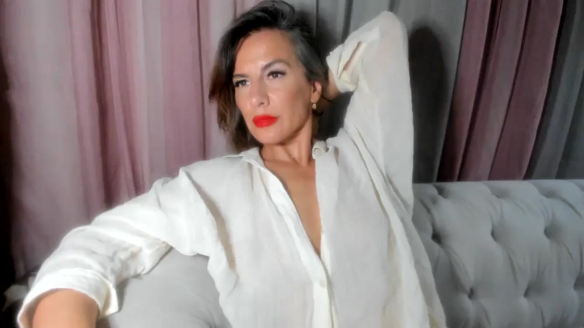 Gallery image thumbnail from Aarte_miss's myfreecams stream on, 08/03/2024, 24:06 image 11 of 20
