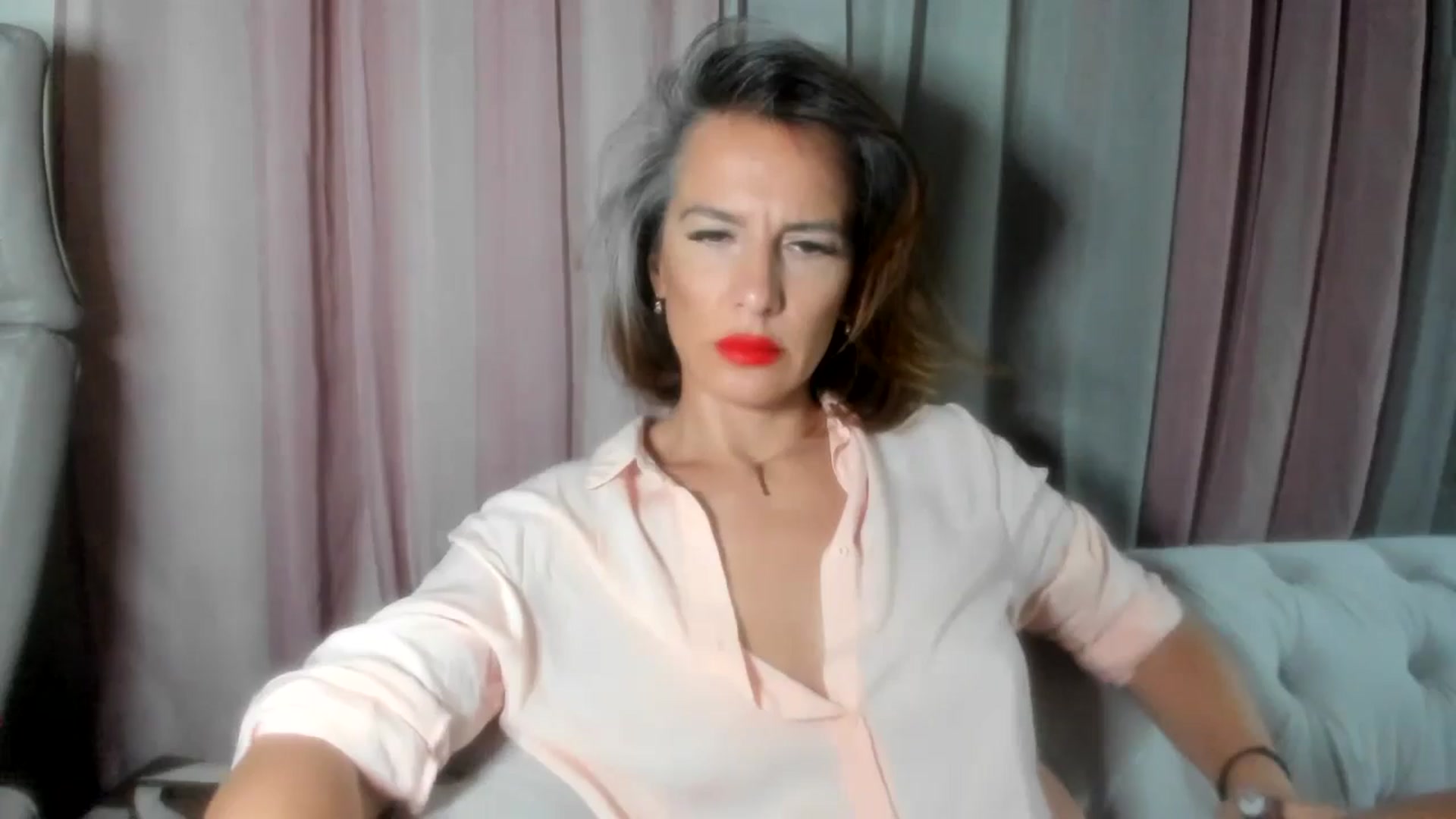 Gallery image thumbnail from Aarte_miss's myfreecams stream on, 08/04/2024, 23:06 image 3 of 20