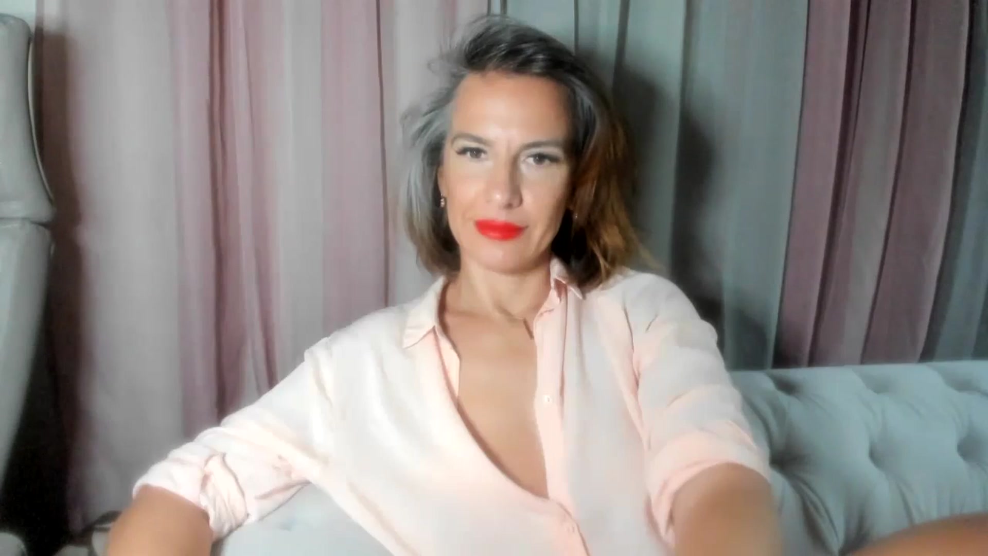 Gallery image thumbnail from Aarte_miss's myfreecams stream on, 08/04/2024, 23:06 image 6 of 20