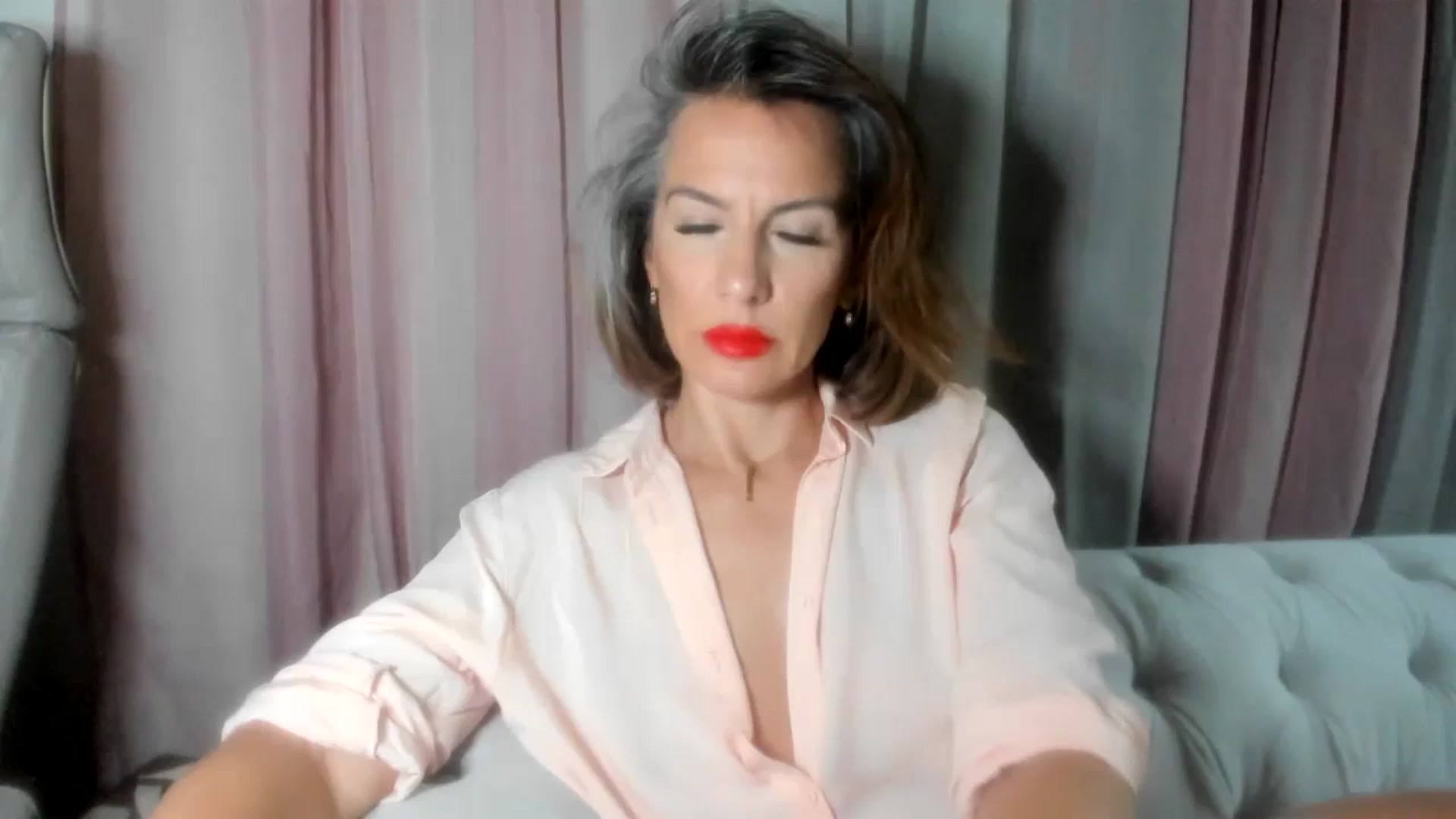 Gallery image thumbnail from Aarte_miss's myfreecams stream on, 08/04/2024, 23:06 image 1 of 20