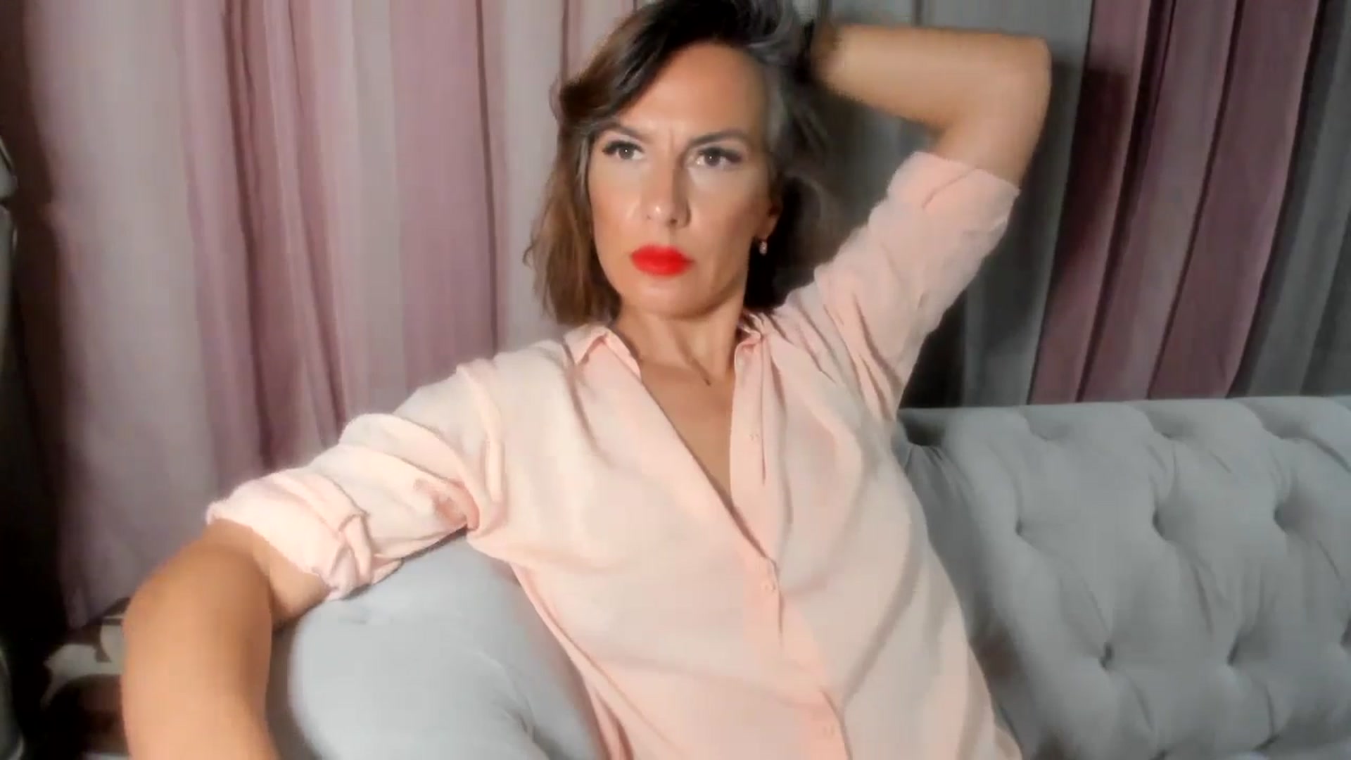 Gallery image thumbnail from Aarte_miss's myfreecams stream on, 08/05/2024, 24:57 image 16 of 20