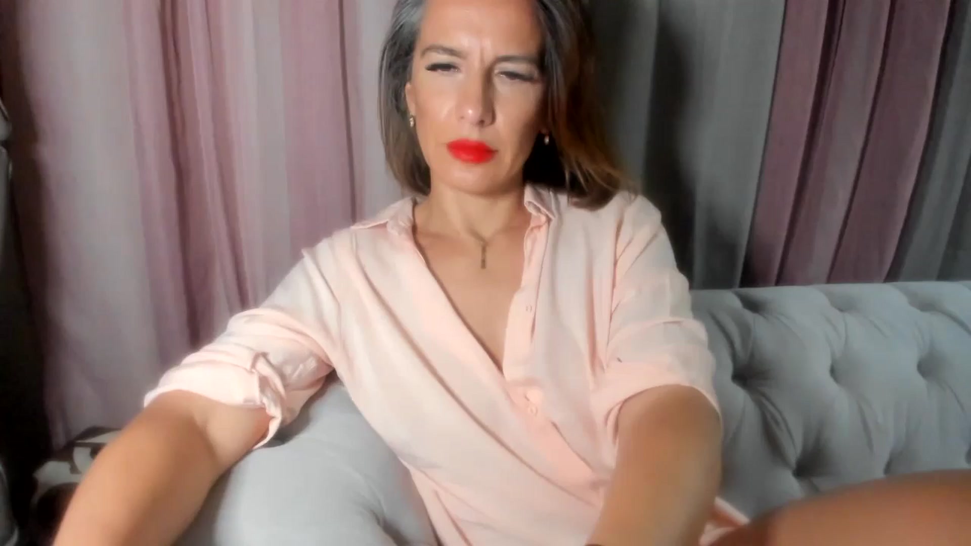 Gallery image thumbnail from Aarte_miss's myfreecams stream on, 08/05/2024, 24:57 image 1 of 20