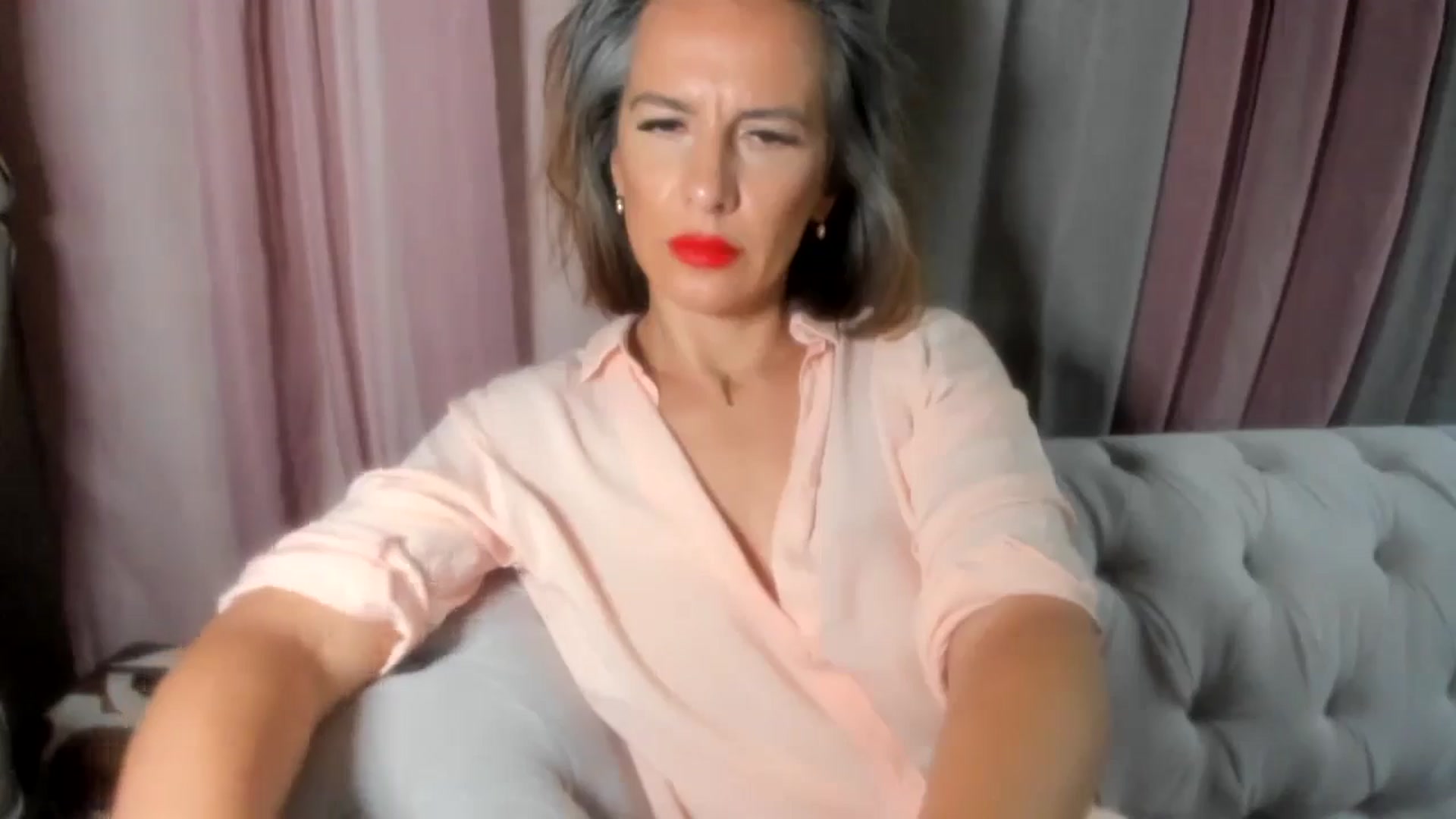 Gallery image thumbnail from Aarte_miss's myfreecams stream on, 08/05/2024, 24:57 image 6 of 20