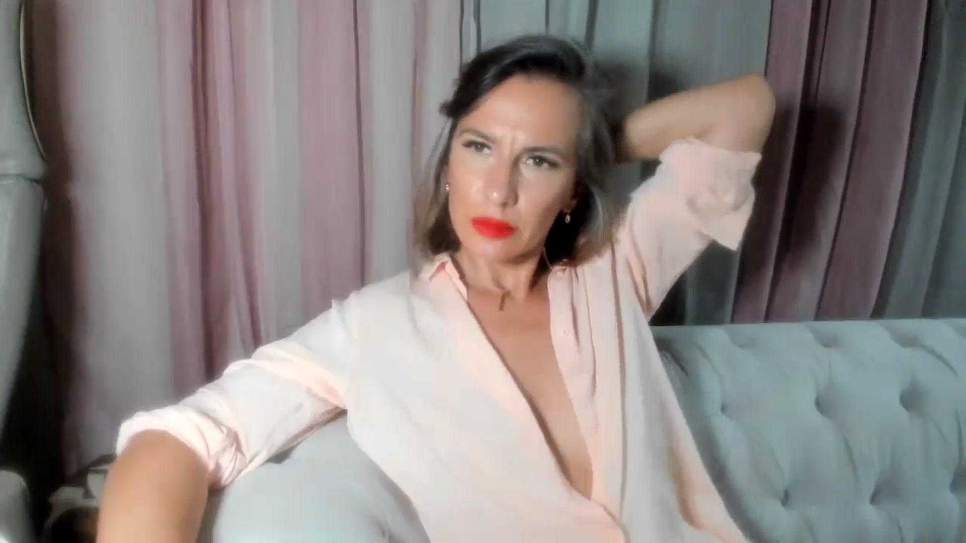 Gallery image thumbnail from Aarte_miss's myfreecams stream on, 08/05/2024, 03:17 image 18 of 20