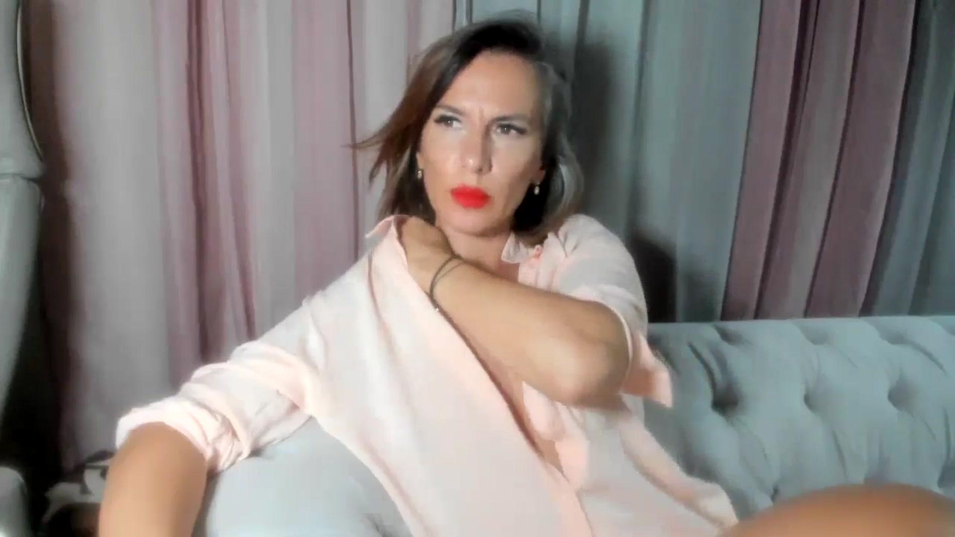Gallery image thumbnail from Aarte_miss's myfreecams stream on, 08/05/2024, 03:17 image 16 of 20