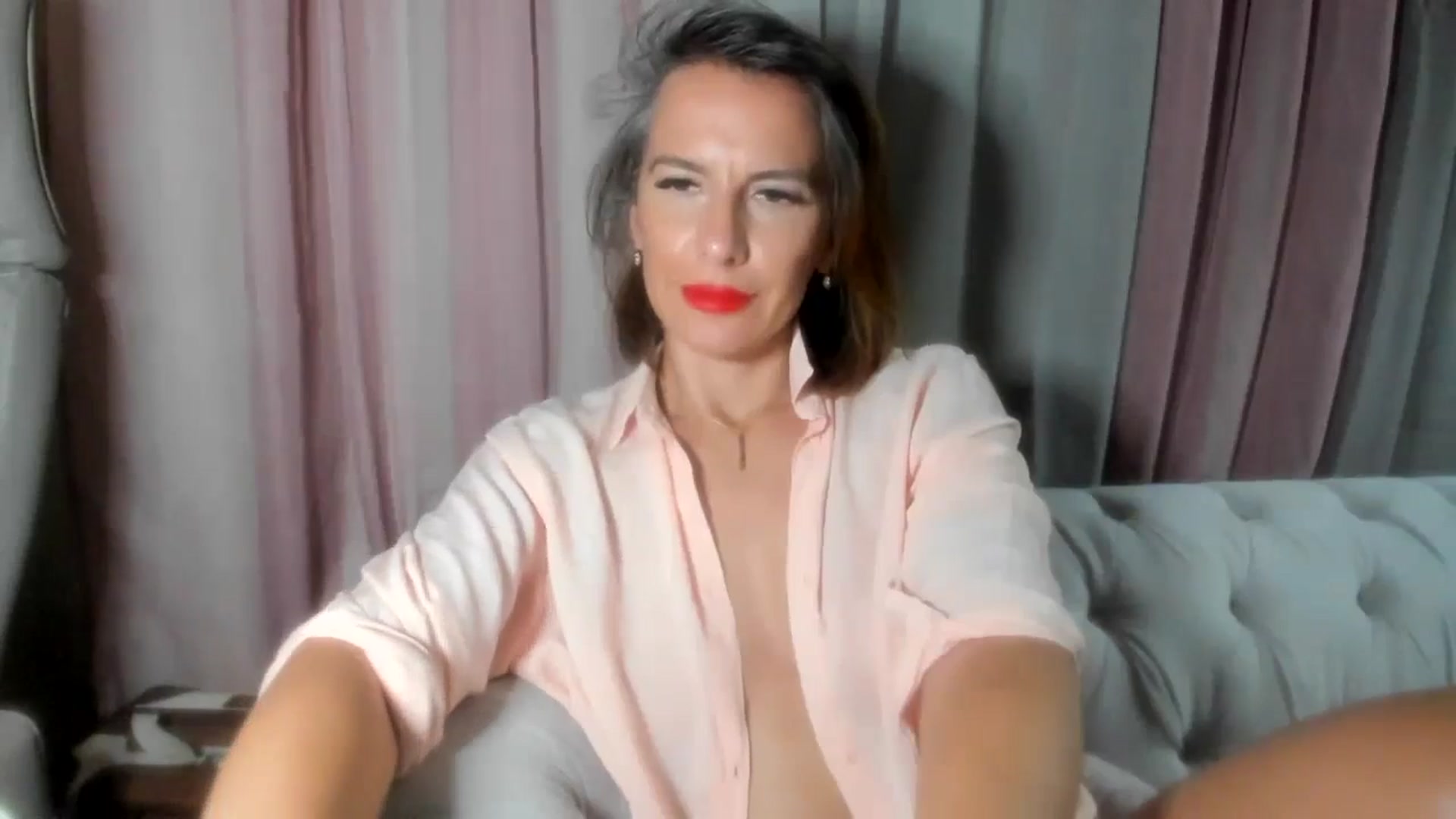Gallery image thumbnail from Aarte_miss's myfreecams stream on, 08/05/2024, 03:17 image 14 of 20