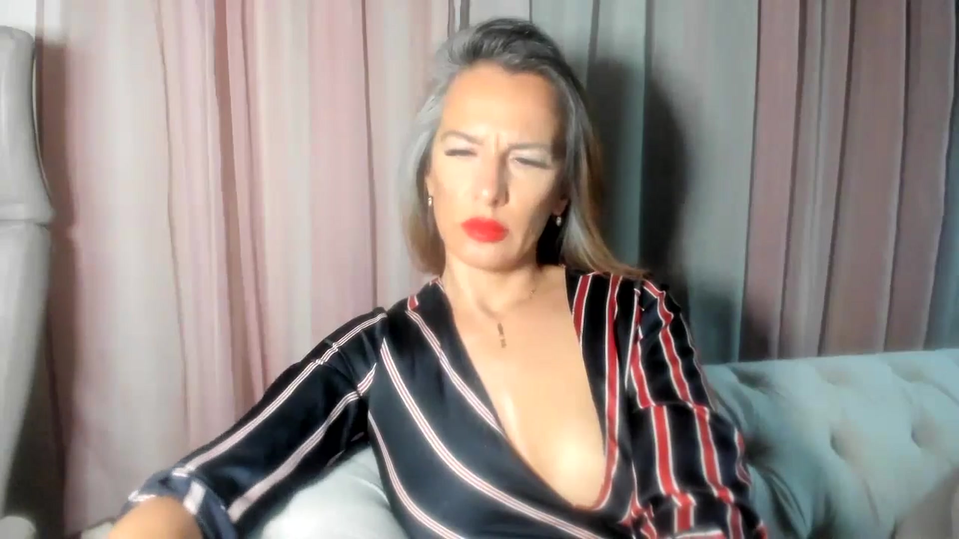 Gallery image thumbnail from Aarte_miss's myfreecams stream on, 08/09/2024, 23:52 image 8 of 20
