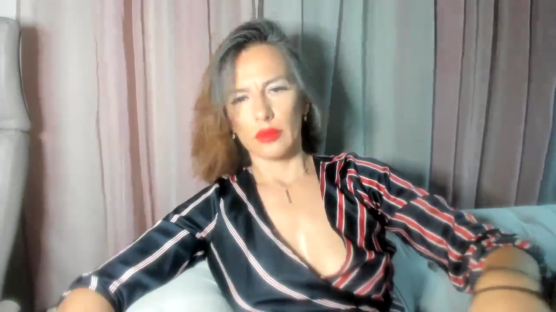 Gallery image thumbnail from Aarte_miss's myfreecams stream on, 08/09/2024, 23:52 image 6 of 20