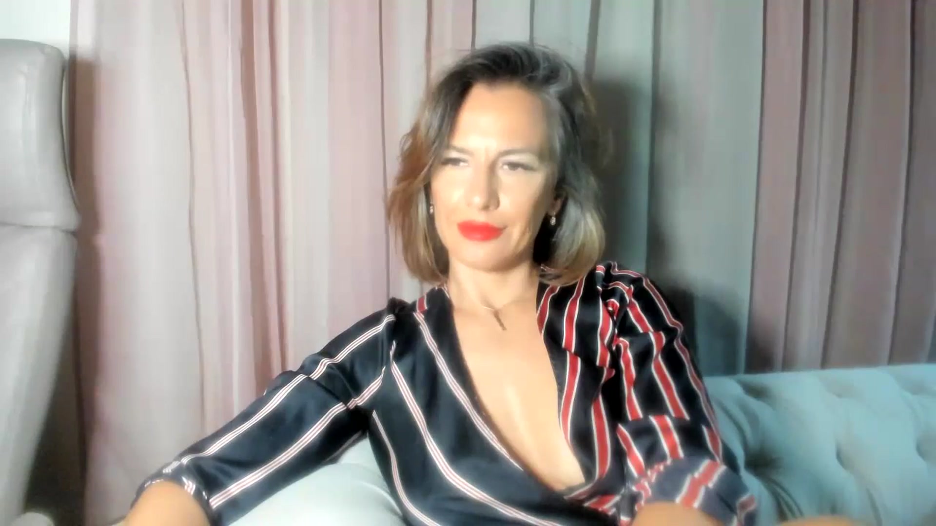 Gallery image thumbnail from Aarte_miss's myfreecams stream on, 08/10/2024, 24:46 image 9 of 20