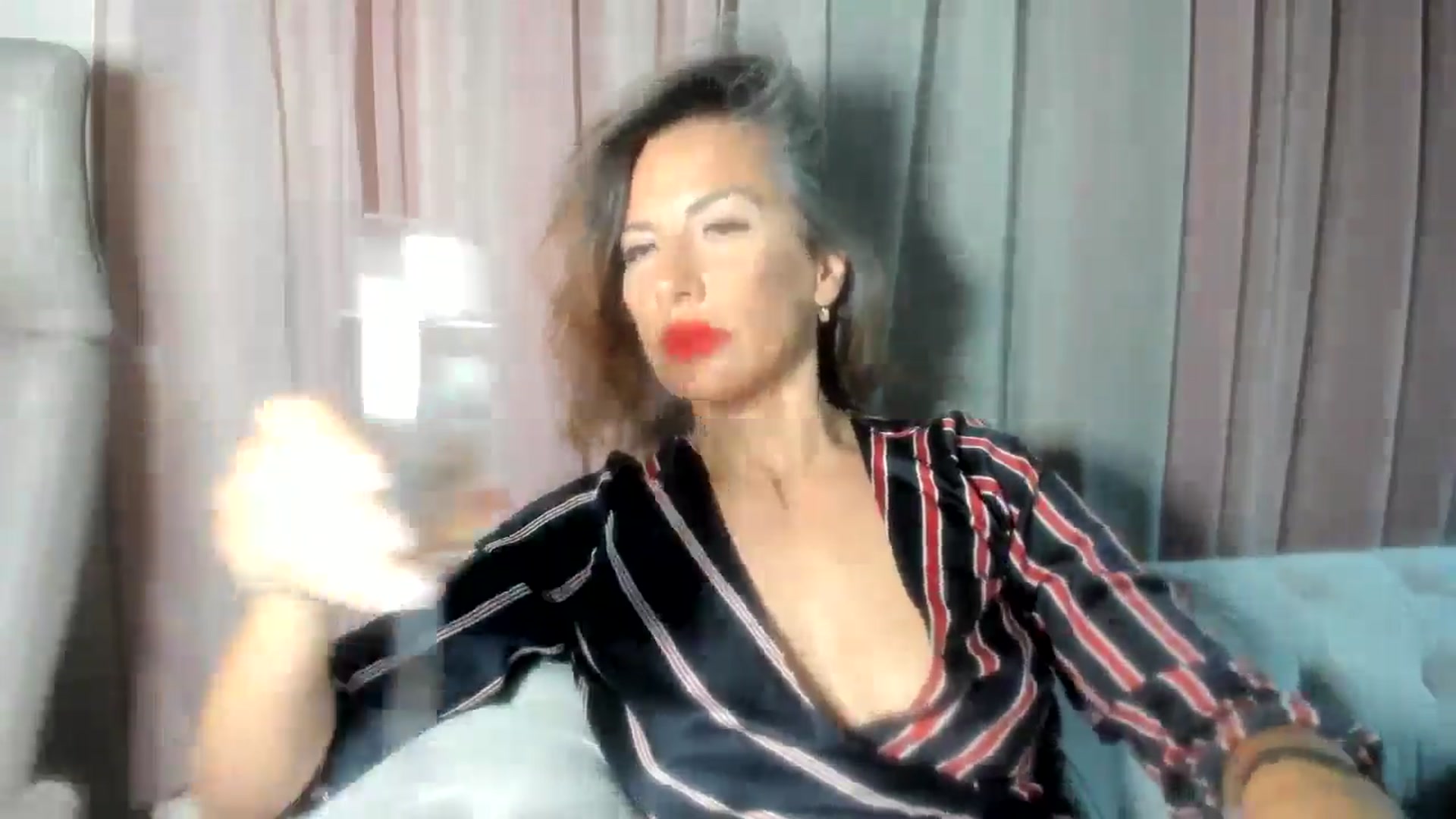 Gallery image thumbnail from Aarte_miss's myfreecams stream on, 08/10/2024, 24:46 image 4 of 20