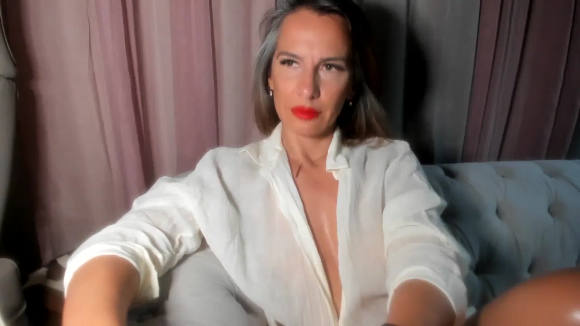Gallery image thumbnail from Aarte_miss's myfreecams stream on, 08/11/2024, 18:58 image 5 of 20