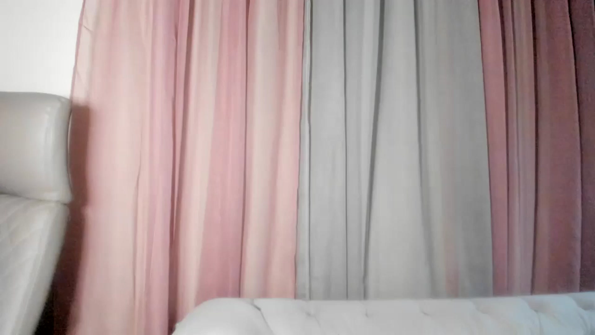 Gallery image thumbnail from Aarte_miss's myfreecams stream on, 08/11/2024, 19:30 image 19 of 20