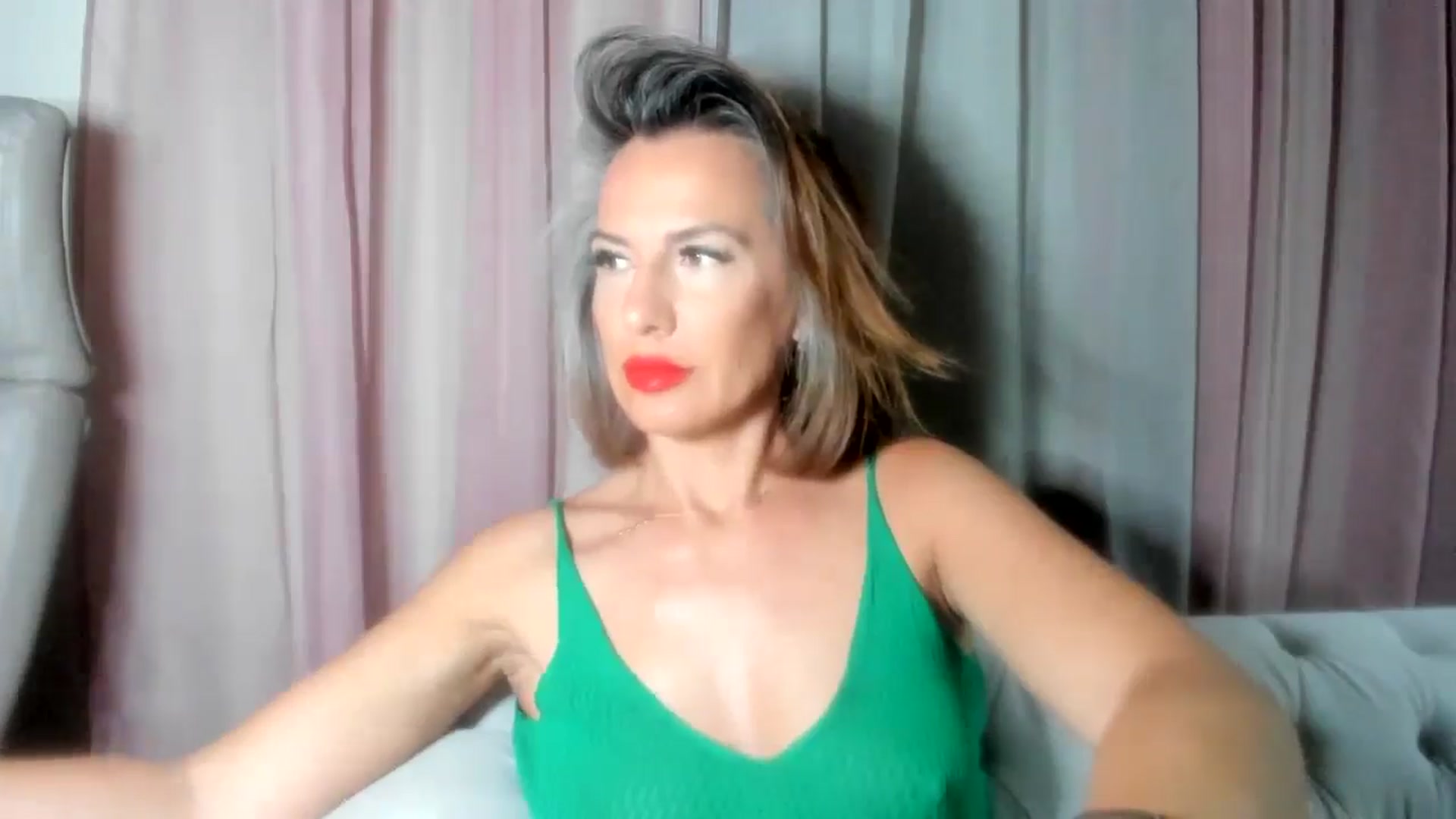 Gallery image thumbnail from Aarte_miss's myfreecams stream on, 08/13/2024, 19:50 image 10 of 20