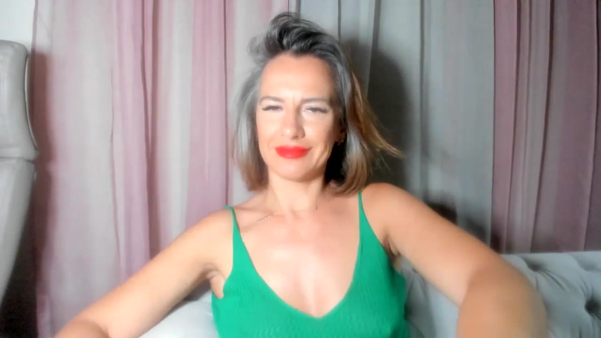 Gallery image thumbnail from Aarte_miss's myfreecams stream on, 08/13/2024, 19:50 image 13 of 20