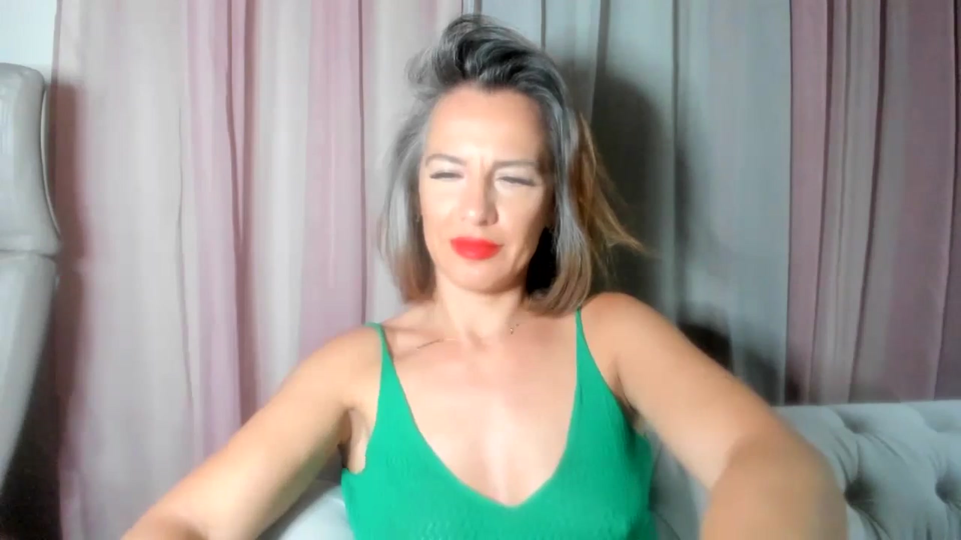 Gallery image thumbnail from Aarte_miss's myfreecams stream on, 08/13/2024, 19:50 image 11 of 20