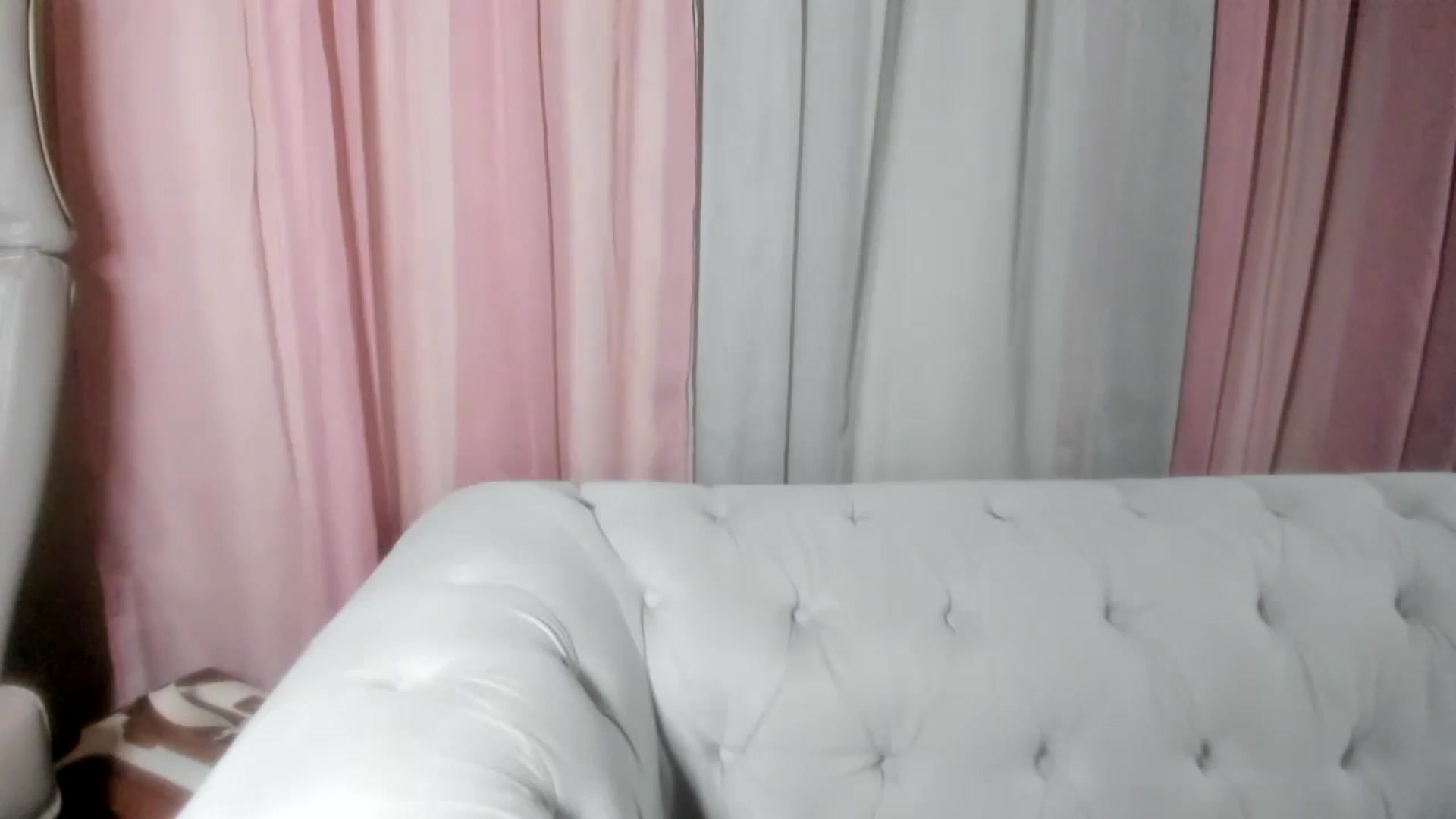 Gallery image thumbnail from Aarte_miss's myfreecams stream on, 08/13/2024, 23:33 image 7 of 20