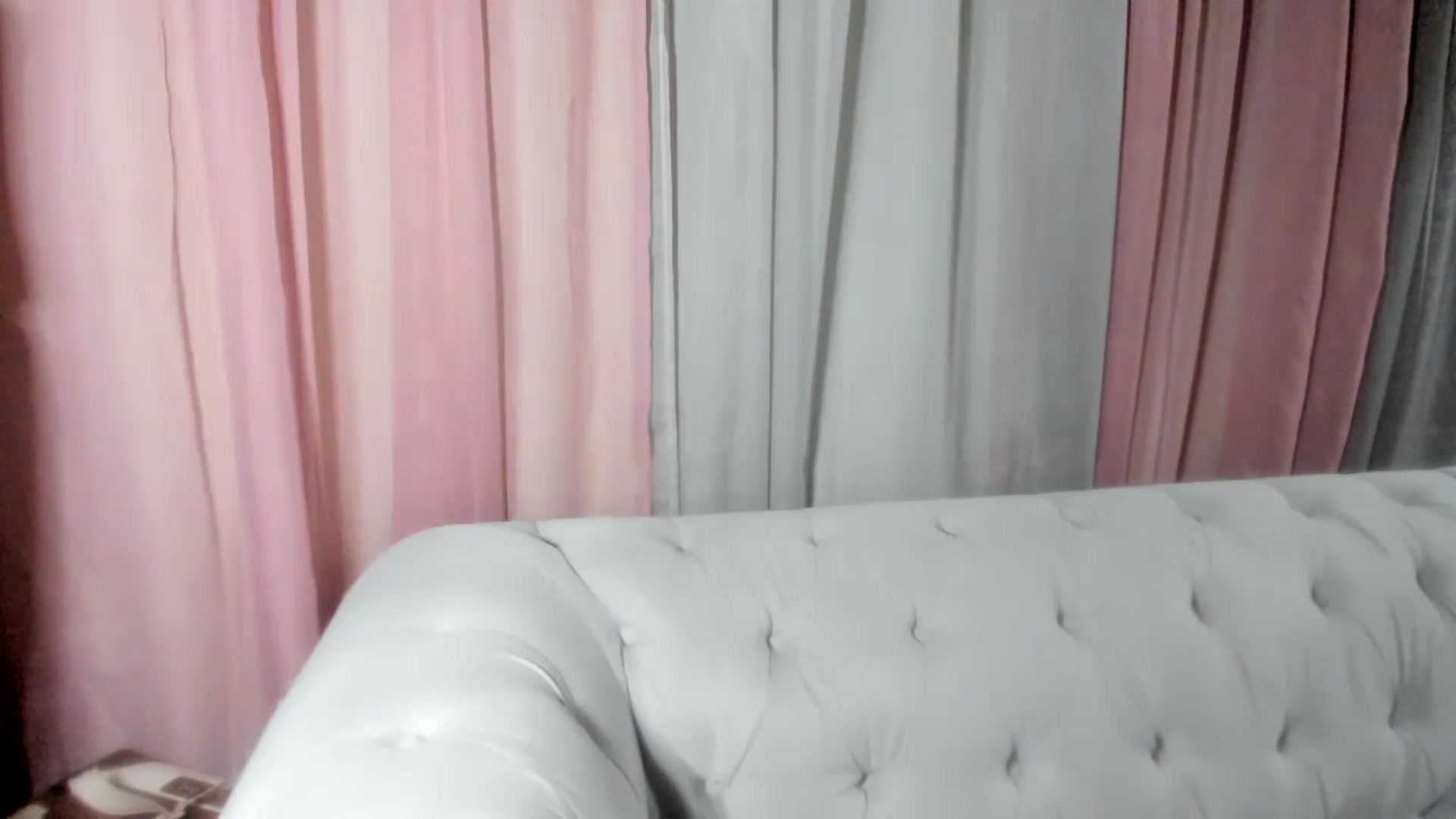 Gallery image thumbnail from Aarte_miss's myfreecams stream on, 08/15/2024, 20:31 image 5 of 20