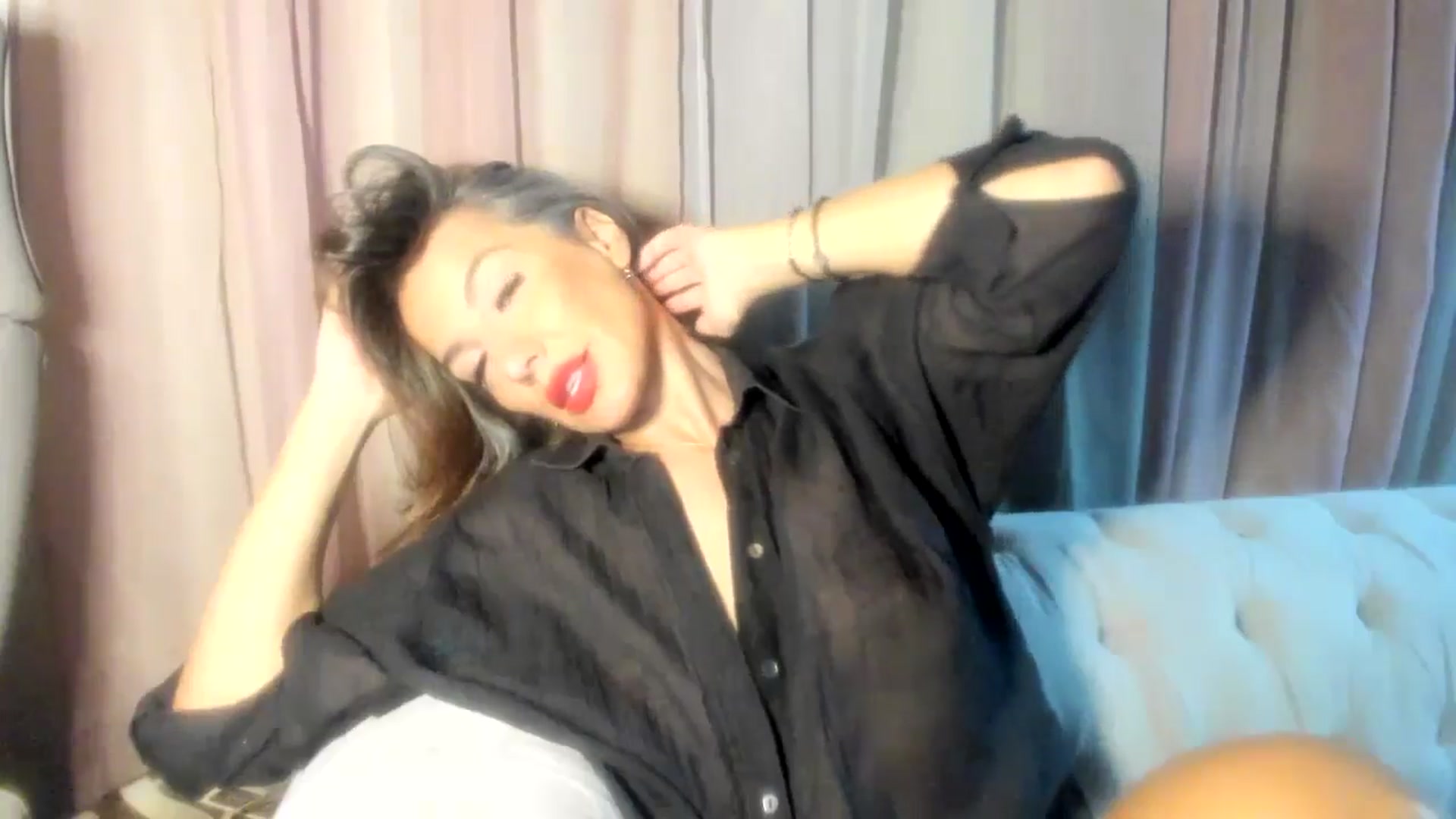 Gallery image thumbnail from Aarte_miss's myfreecams stream on, 08/17/2024, 23:30 image 2 of 20