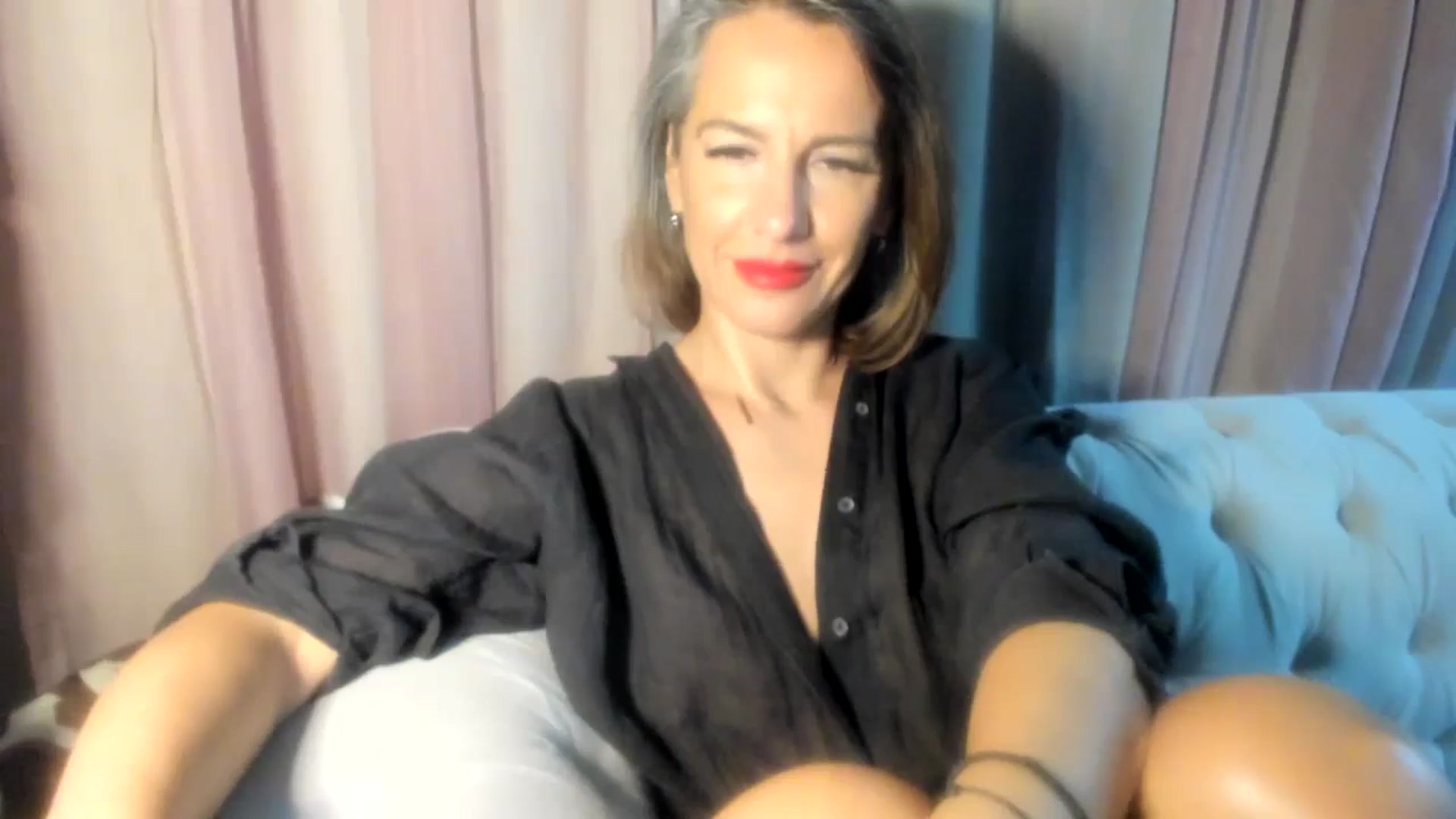 Gallery image thumbnail from Aarte_miss's myfreecams stream on, 08/17/2024, 23:30 image 7 of 20