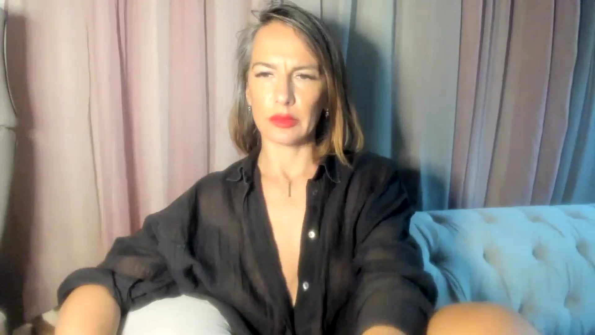 Gallery image thumbnail from Aarte_miss's myfreecams stream on, 08/18/2024, 01:03 image 11 of 20