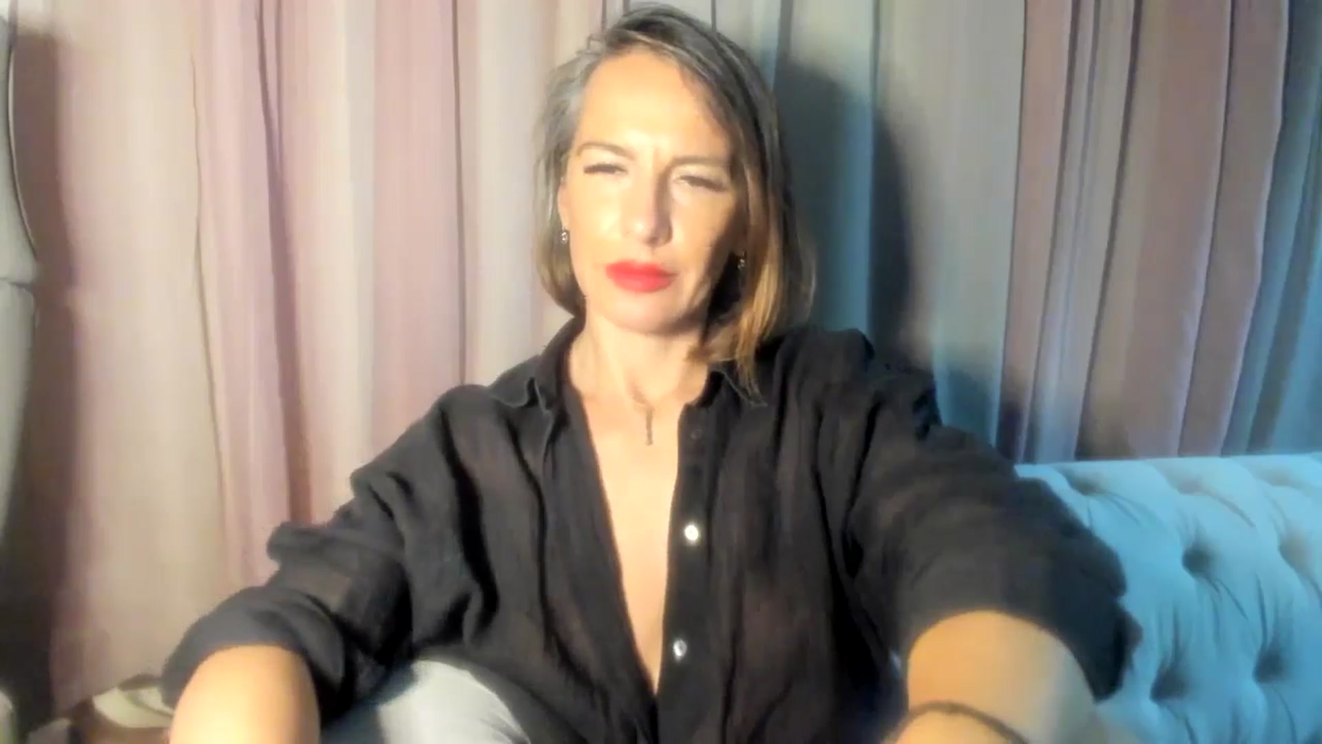 Gallery image thumbnail from Aarte_miss's myfreecams stream on, 08/18/2024, 01:03 image 12 of 20