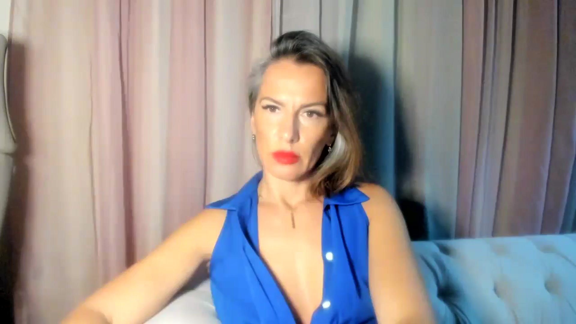 Gallery image thumbnail from Aarte_miss's myfreecams stream on, 08/18/2024, 22:59 image 13 of 20