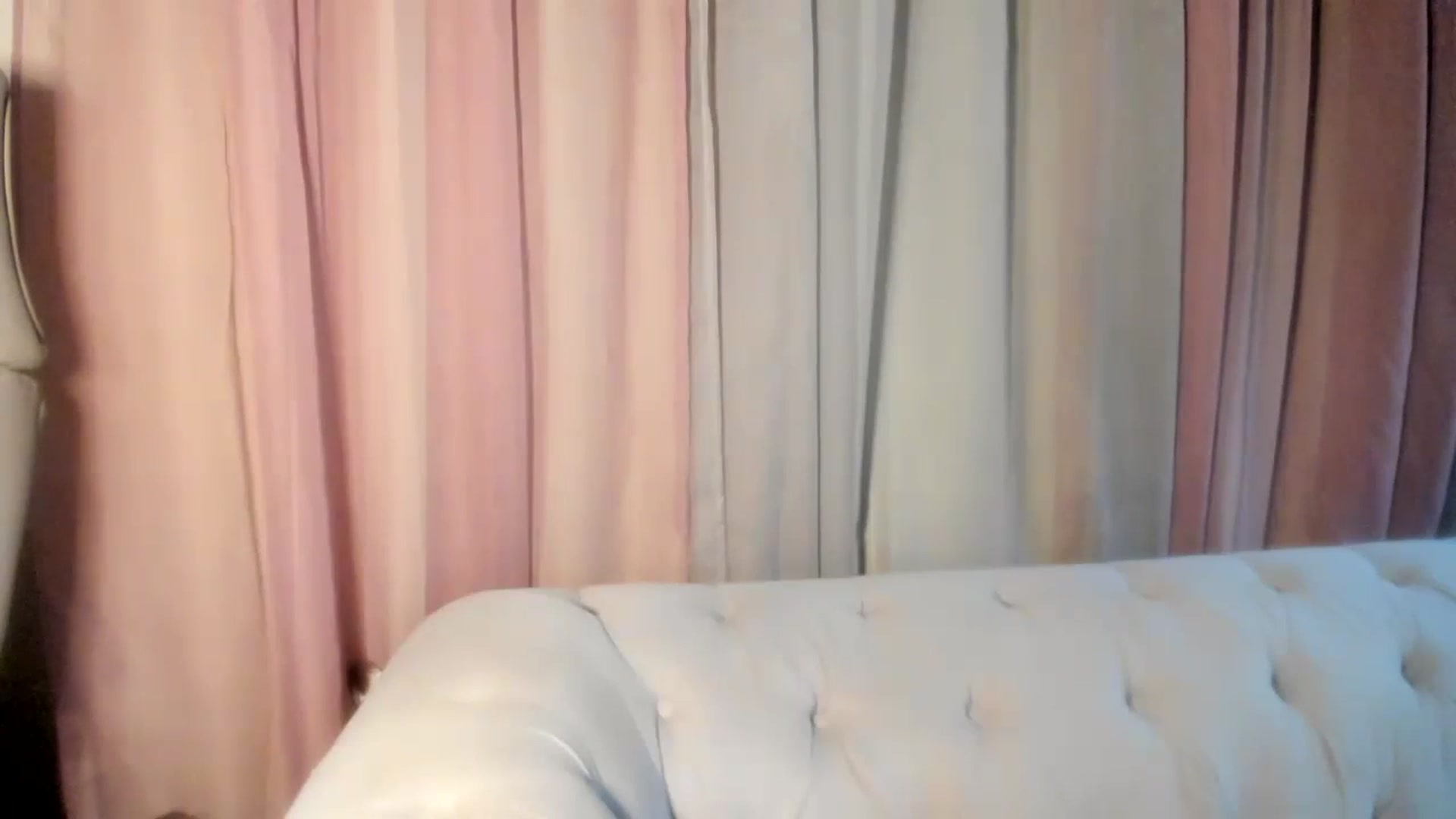 Gallery image thumbnail from Aarte_miss's myfreecams stream on, 08/18/2024, 22:59 image 15 of 20