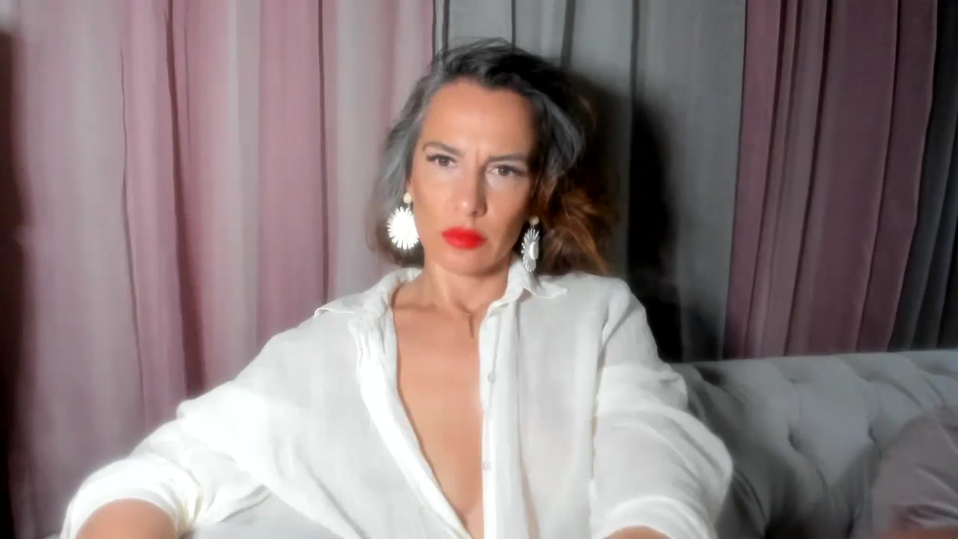 Gallery image thumbnail from Aarte_miss's myfreecams stream on, 08/22/2024, 21:55 image 3 of 20