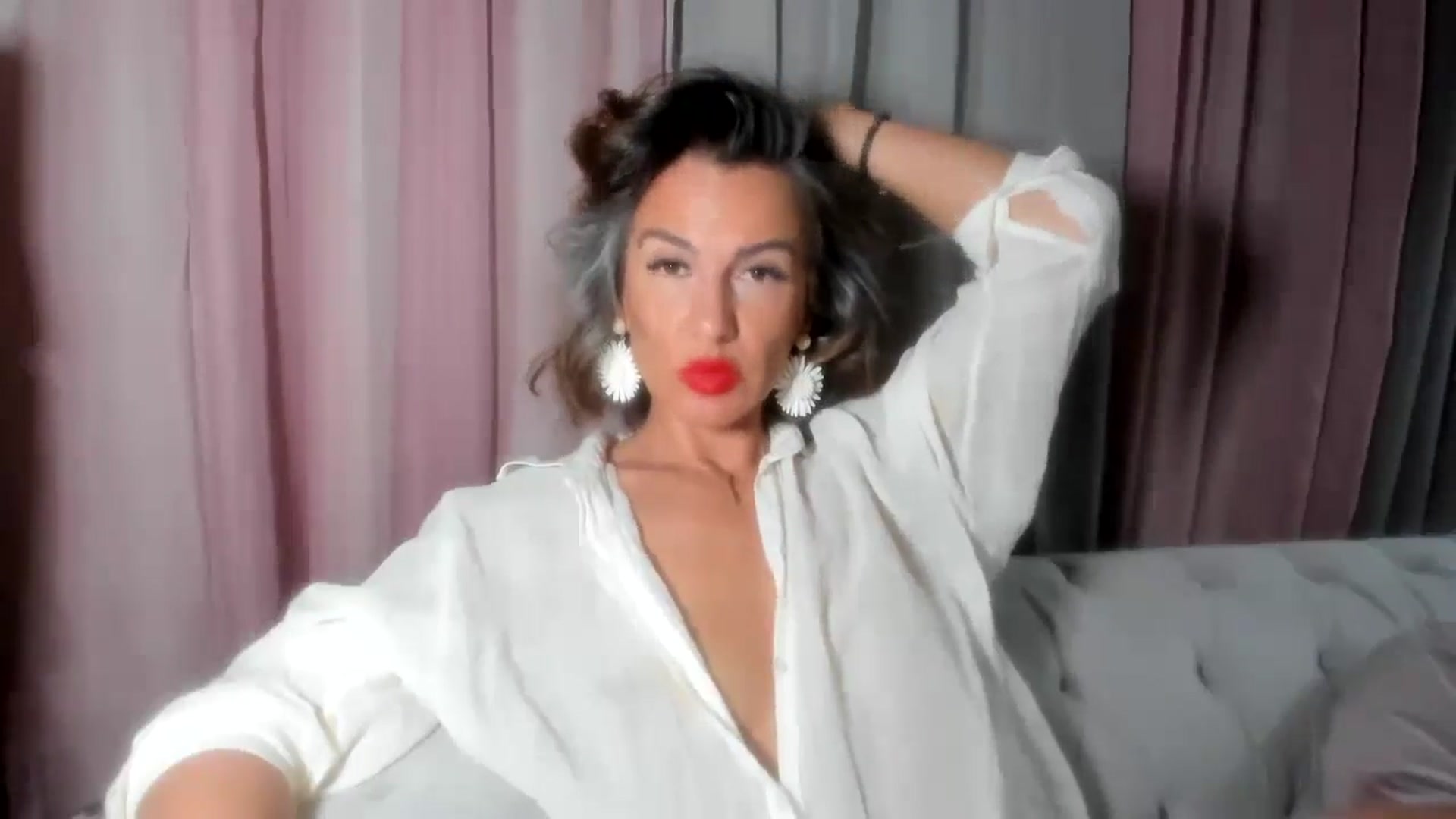 Gallery image thumbnail from Aarte_miss's myfreecams stream on, 08/22/2024, 21:55 image 2 of 20