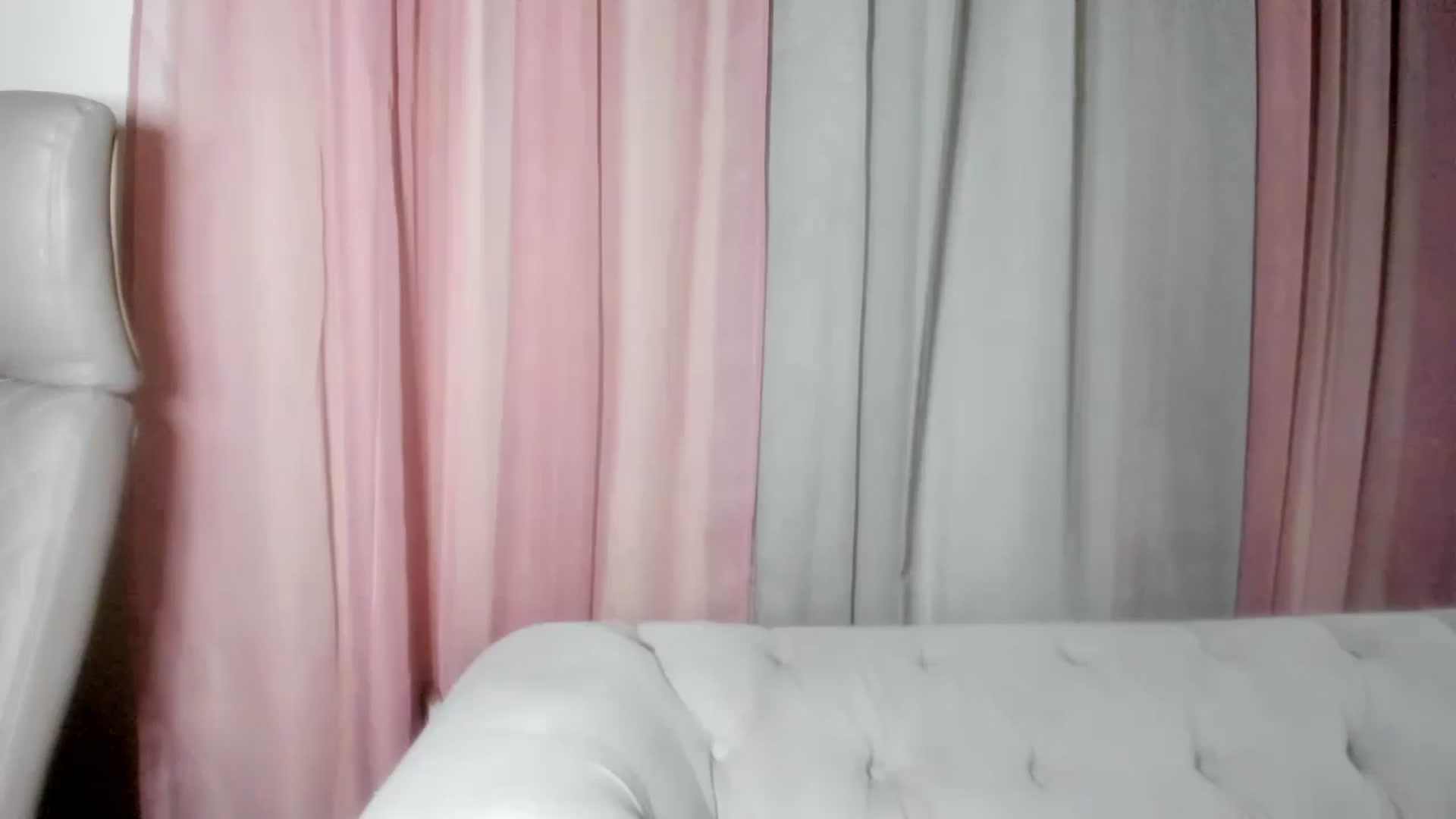 Gallery image thumbnail from Aarte_miss's myfreecams stream on, 08/25/2024, 24:31 image 18 of 20