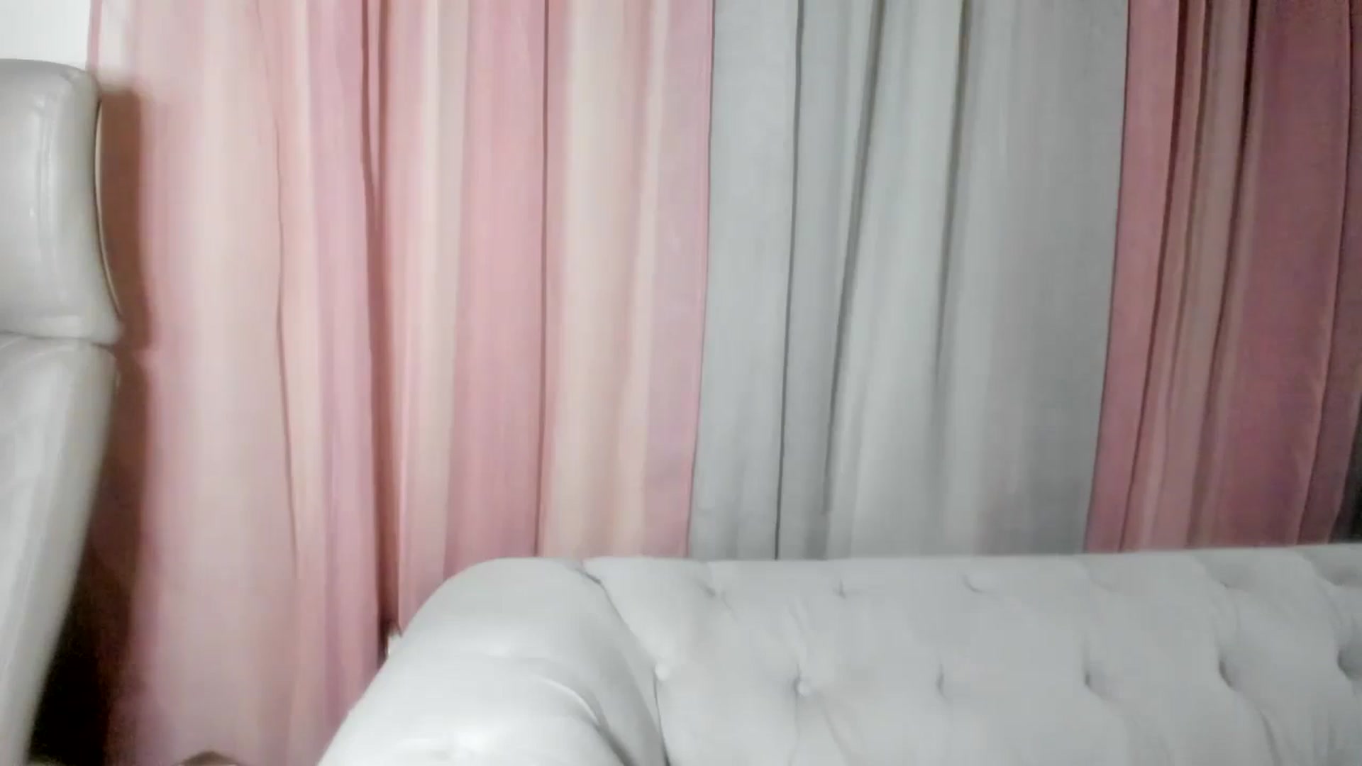 Gallery image thumbnail from Aarte_miss's myfreecams stream on, 08/29/2024, 20:02 image 18 of 20