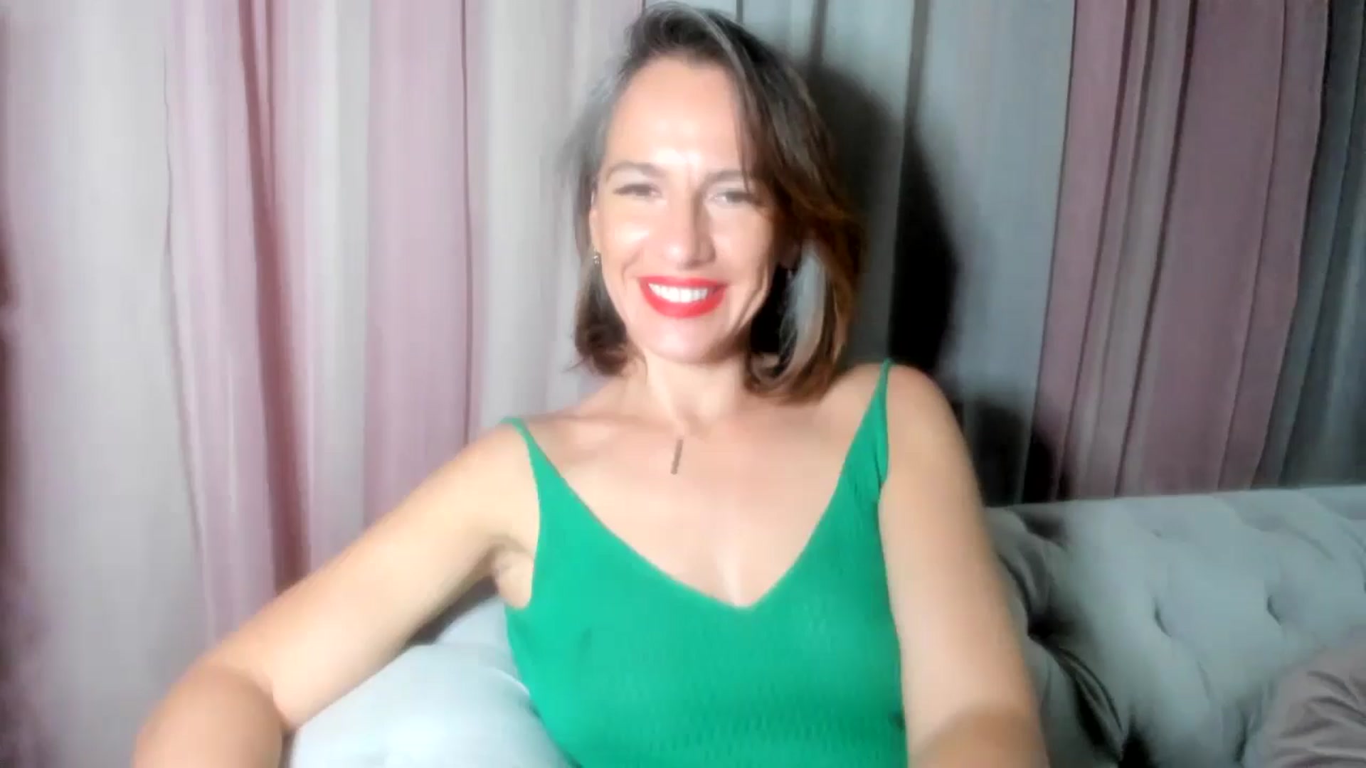 Gallery image thumbnail from Aarte_miss's myfreecams stream on, 09/15/2024, 22:36 image 15 of 20