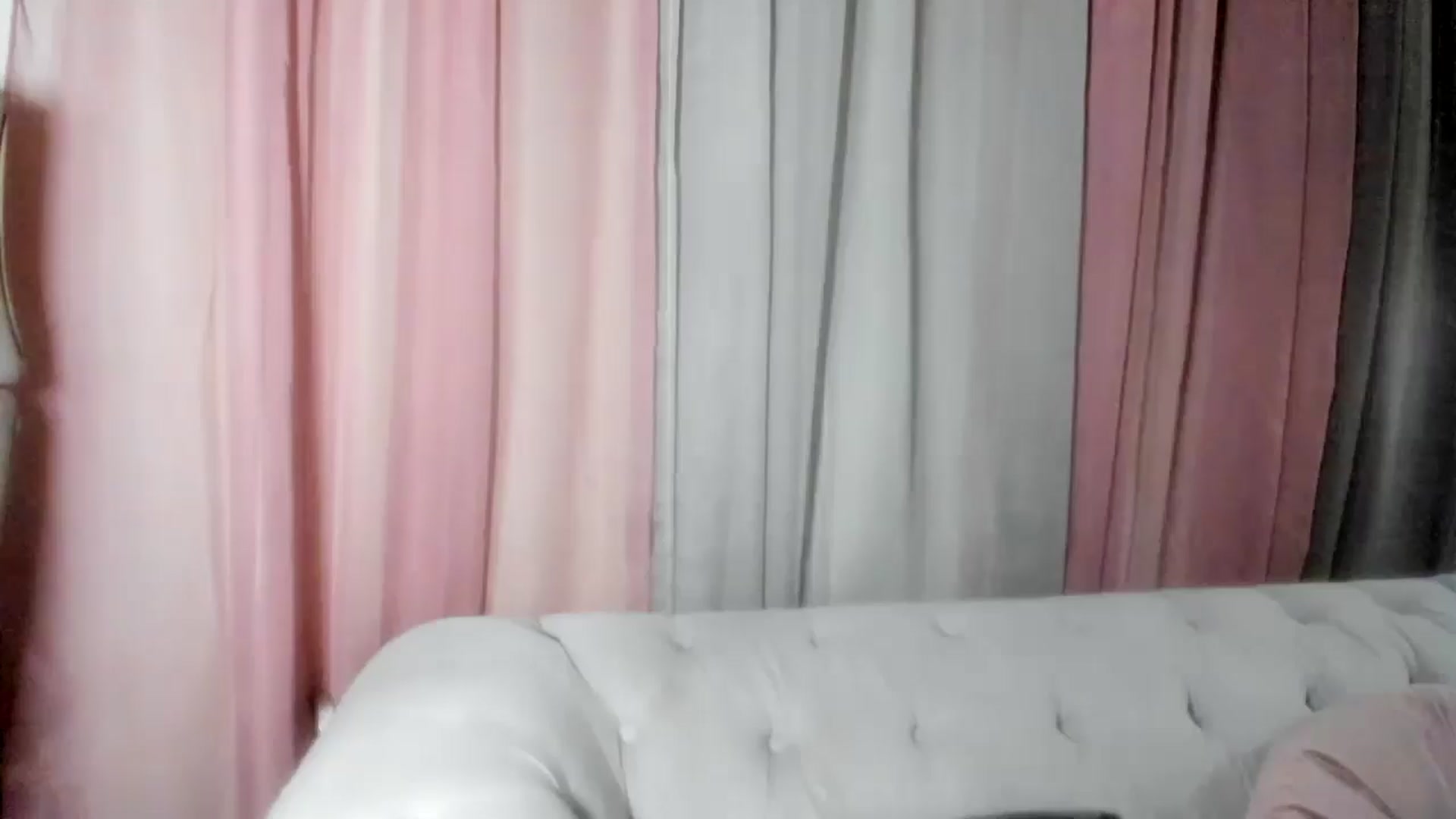 Gallery image thumbnail from Aarte_miss's myfreecams stream on, 09/21/2024, 03:05 image 3 of 20